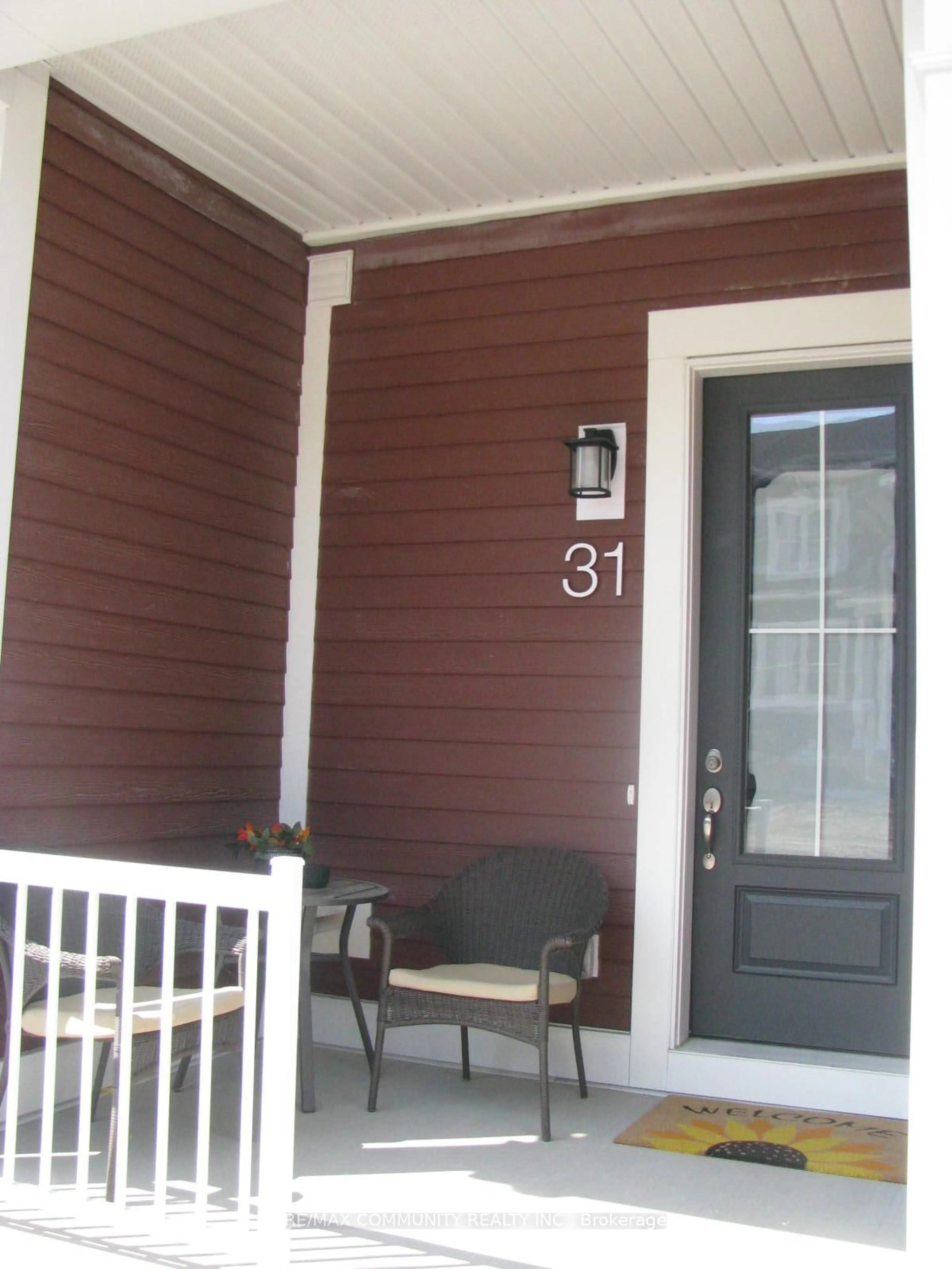 Indoor entryway for 31 Discovery Tr, Midland Ontario L4R 0H3