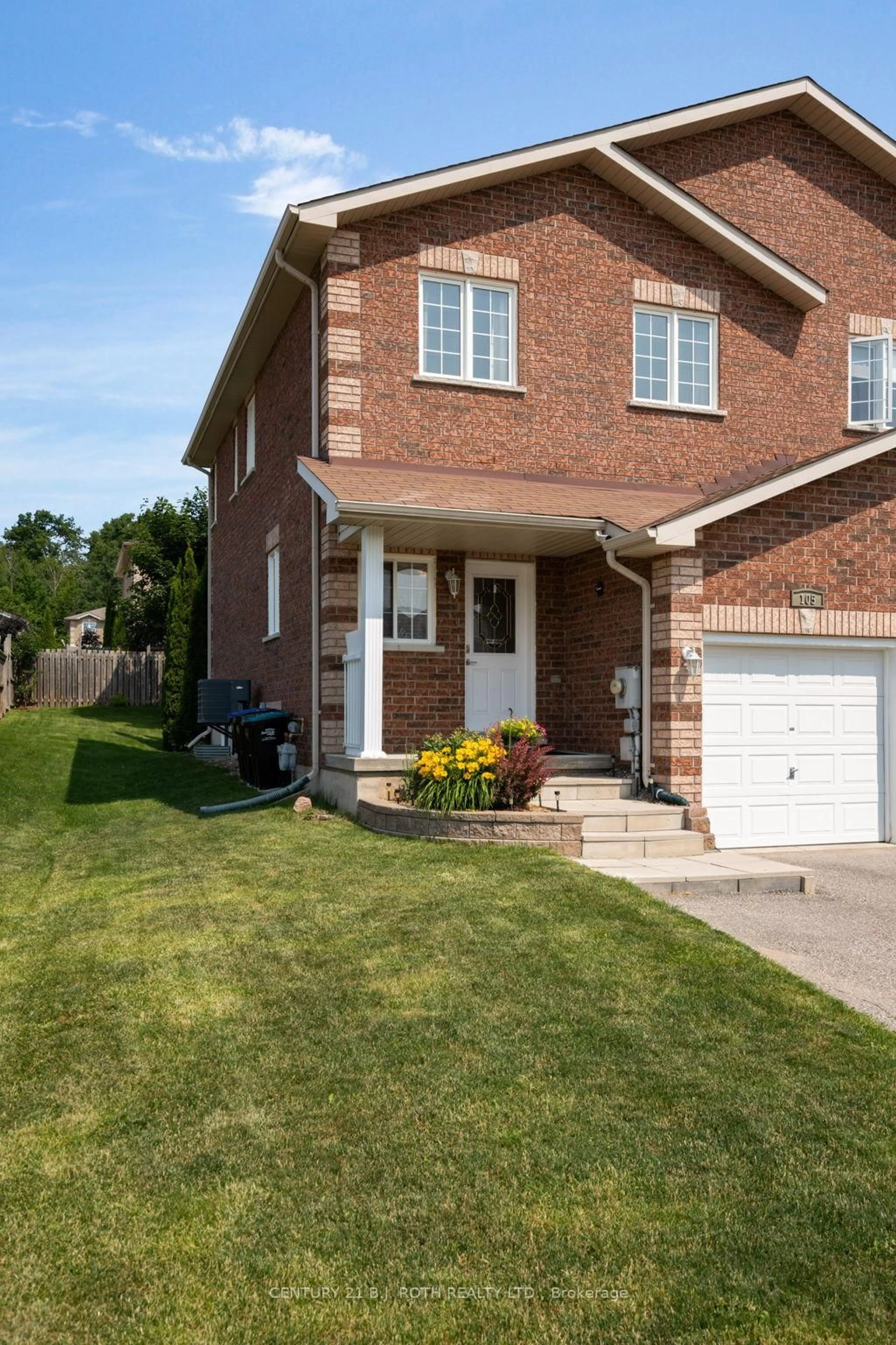 Home with brick exterior material, street for 105 Southwinds Cres, Midland Ontario L4R 0A1