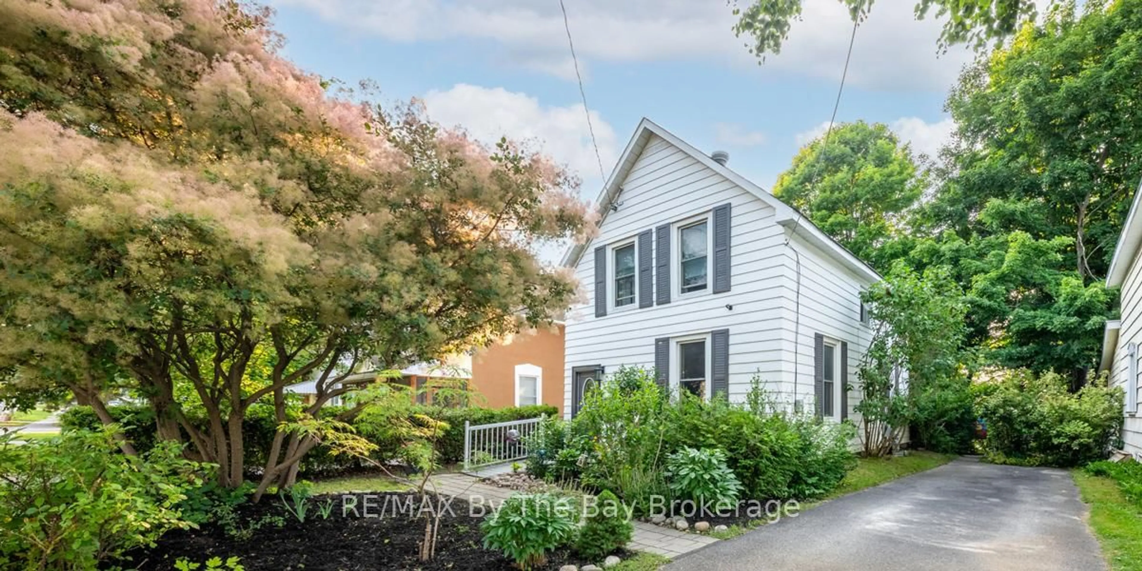Unknown for 616 Dominion Ave, Midland Ontario L4R 1R4