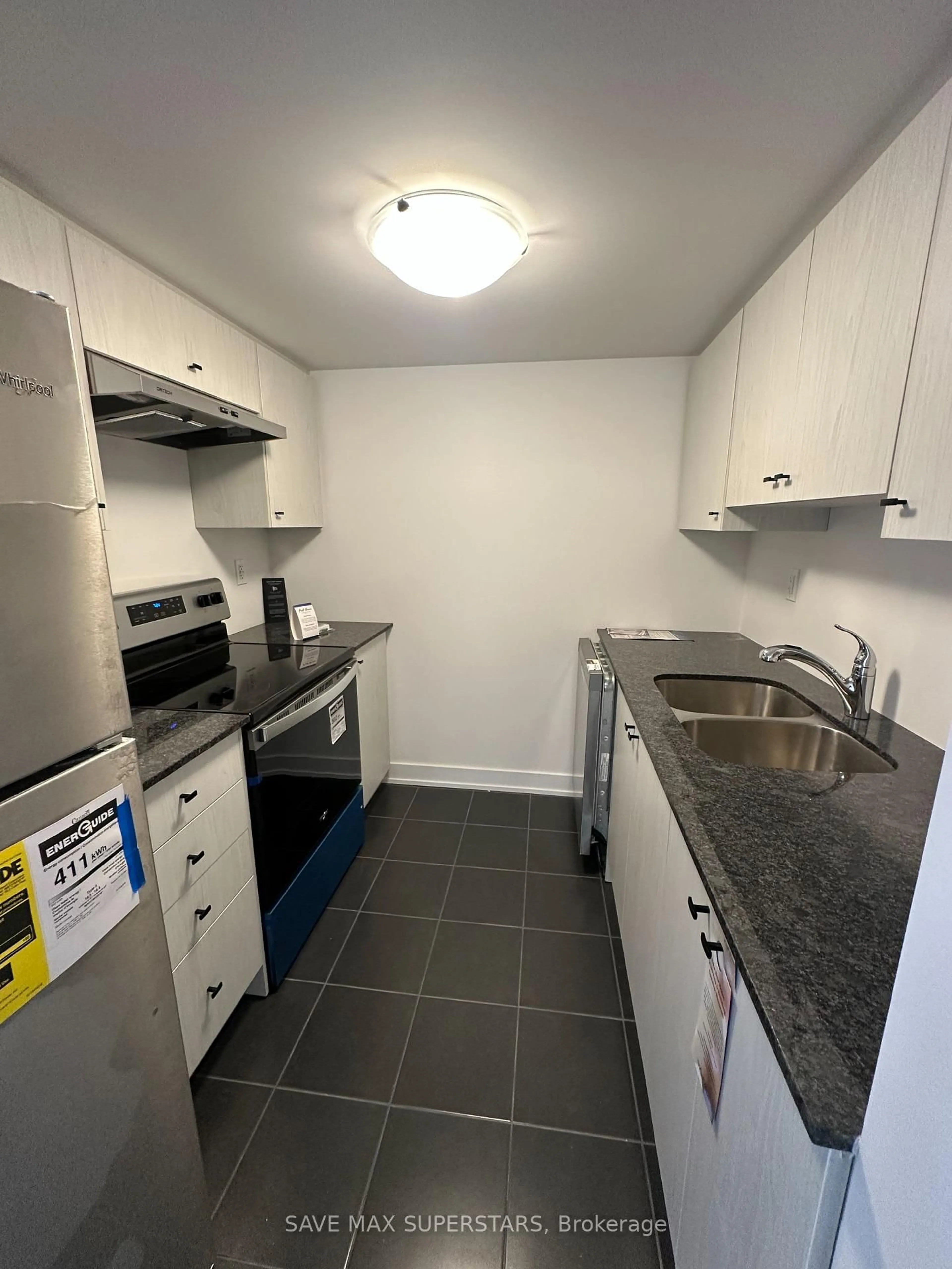Standard kitchen, unknown for 14 WAGON Lane #1, Barrie Ontario L9J 0V1