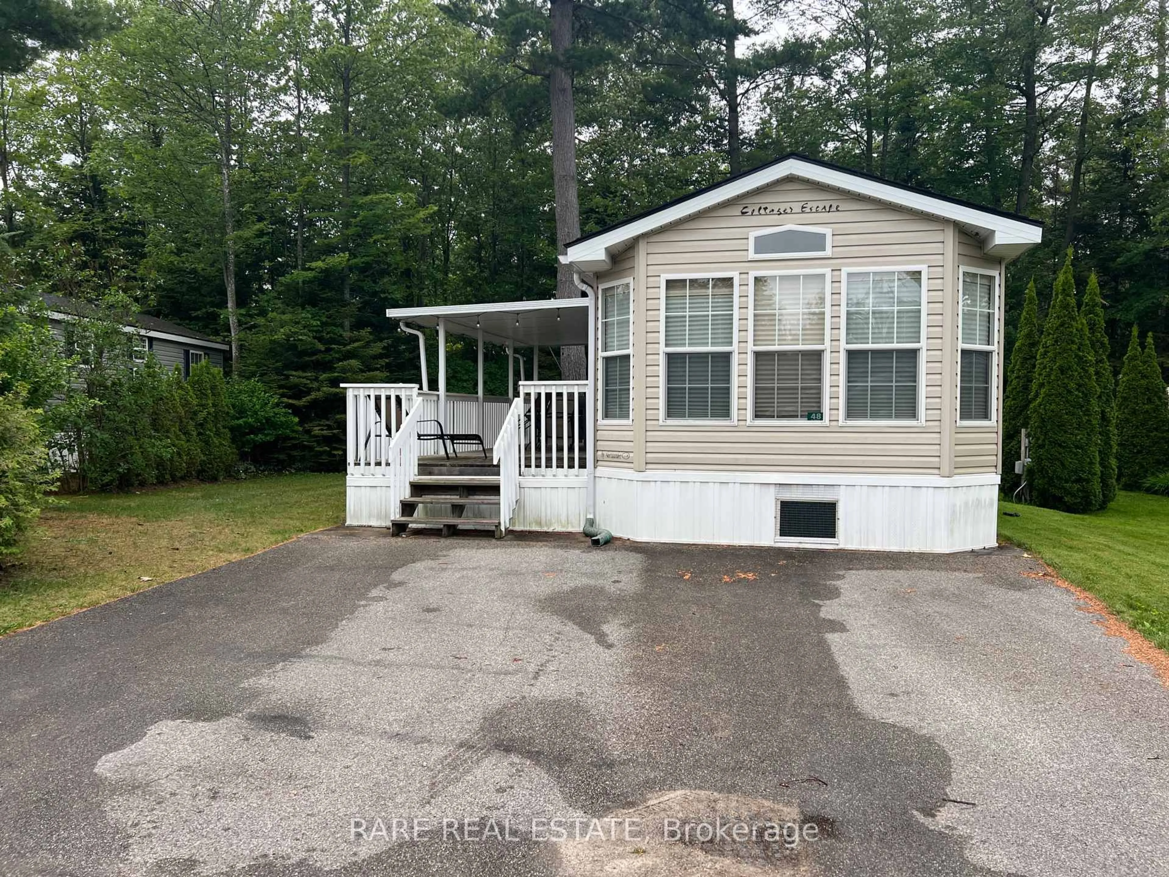 Home with vinyl exterior material, water/lake/river/ocean view for 48 Temagami Tr, Wasaga Beach Ontario L9Z 1X7