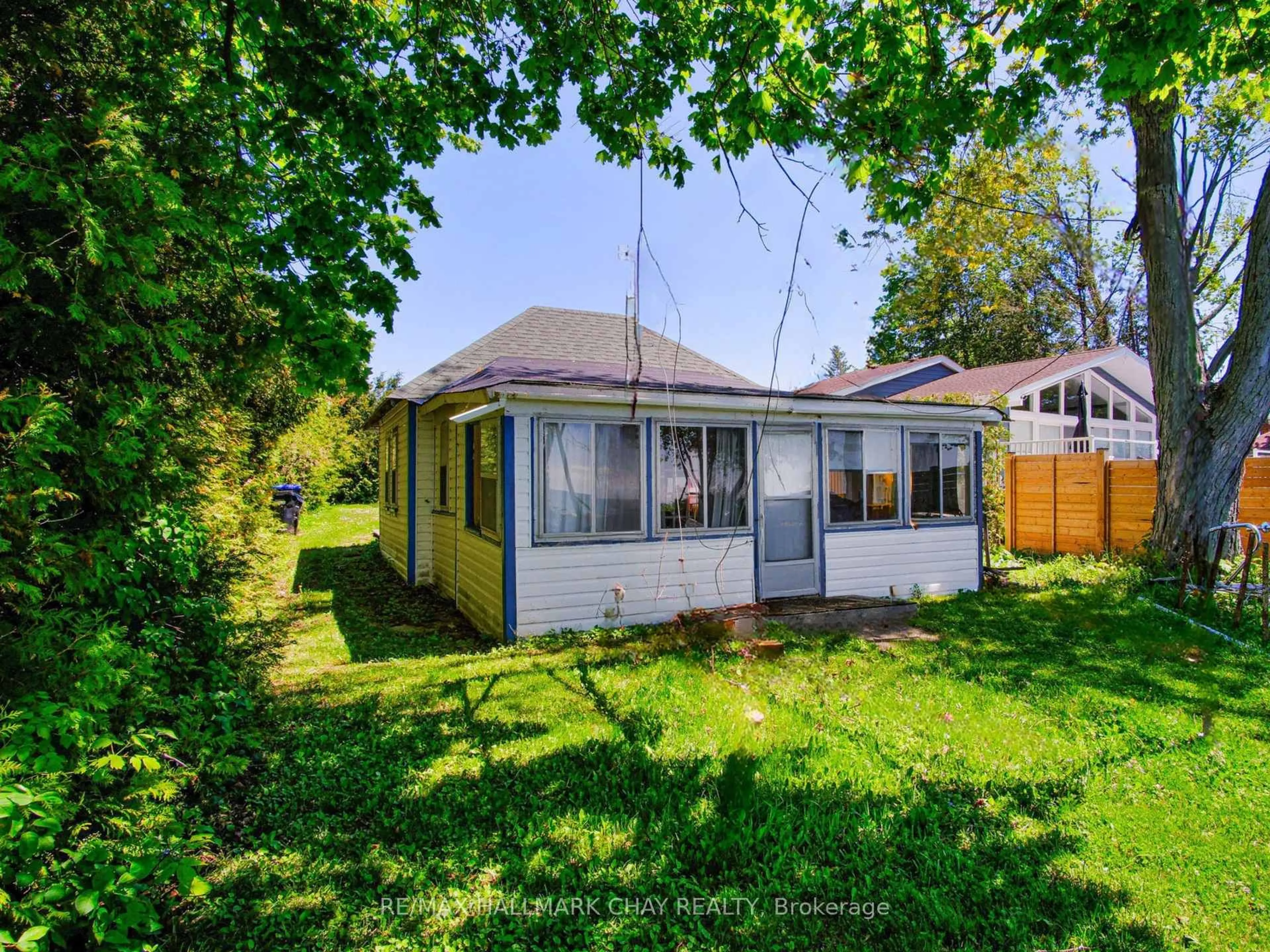A pic from outside/outdoor area/front of a property/back of a property/a pic from drone, street for 2196 Lakeshore Dr, Ramara Ontario L0K 1B0