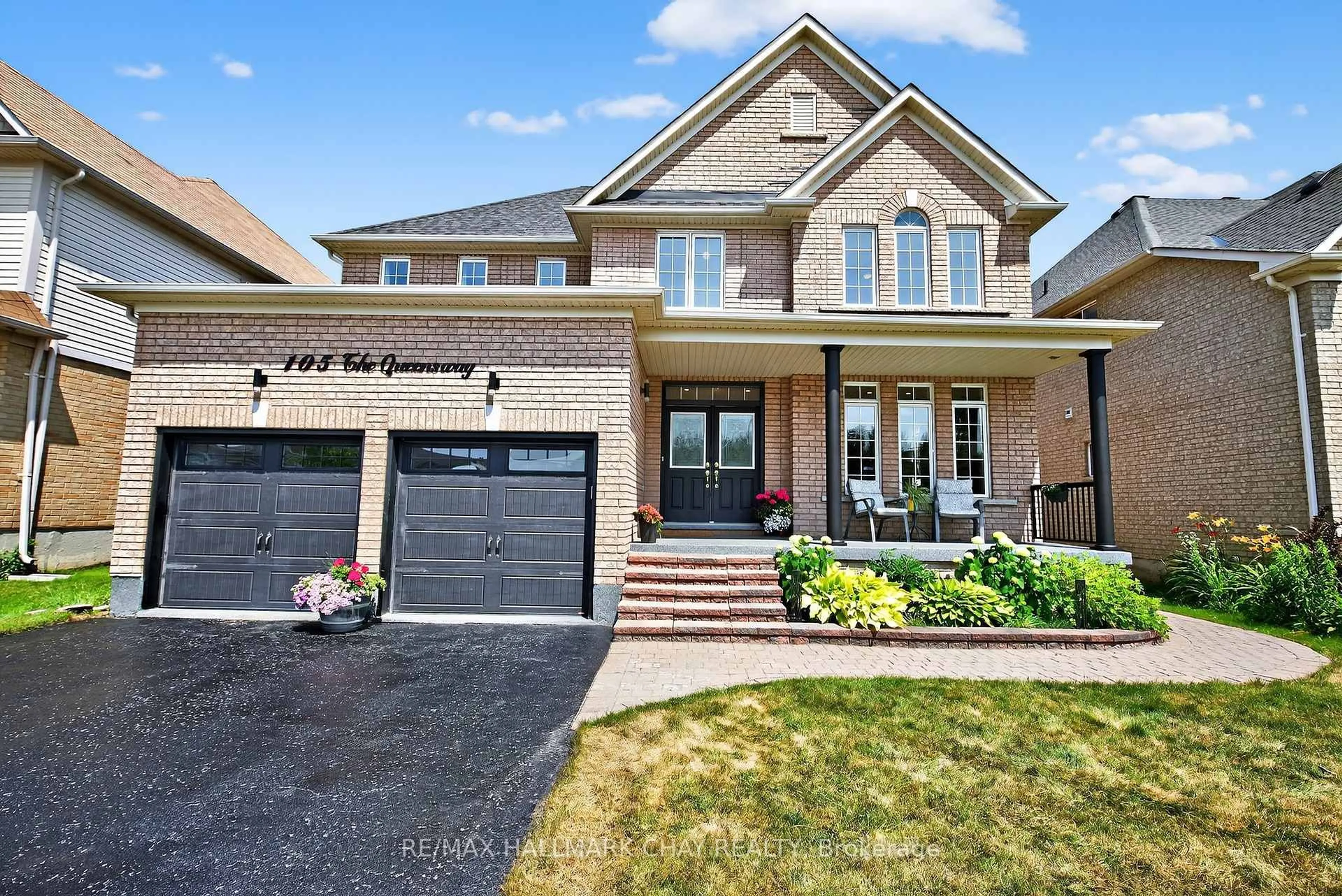 Home with brick exterior material, street for 105 The Queensway, Barrie Ontario L4M 0B2