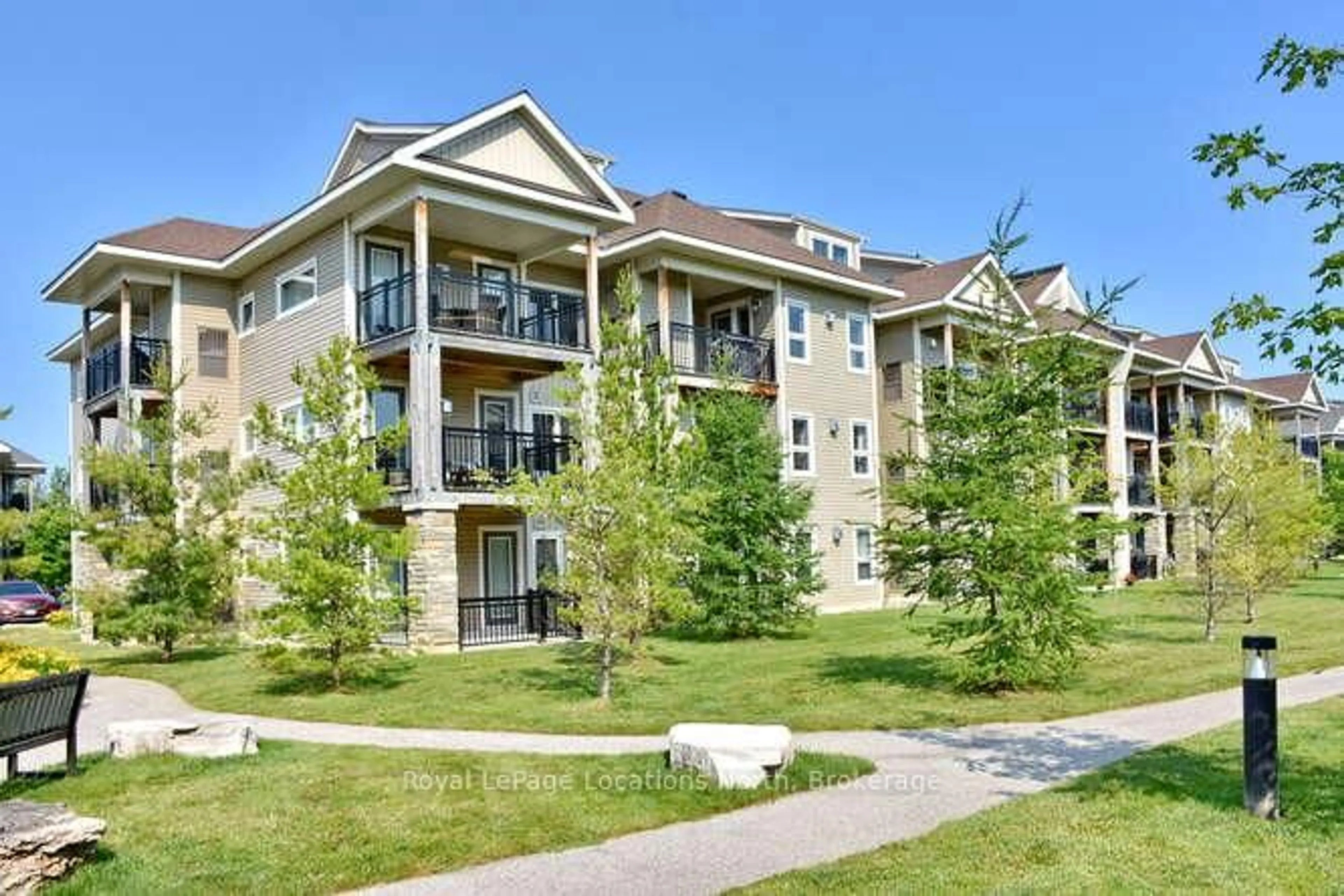 Patio, mountain view for 5 Anchorage Cres #307, Collingwood Ontario L9Y 0Y6