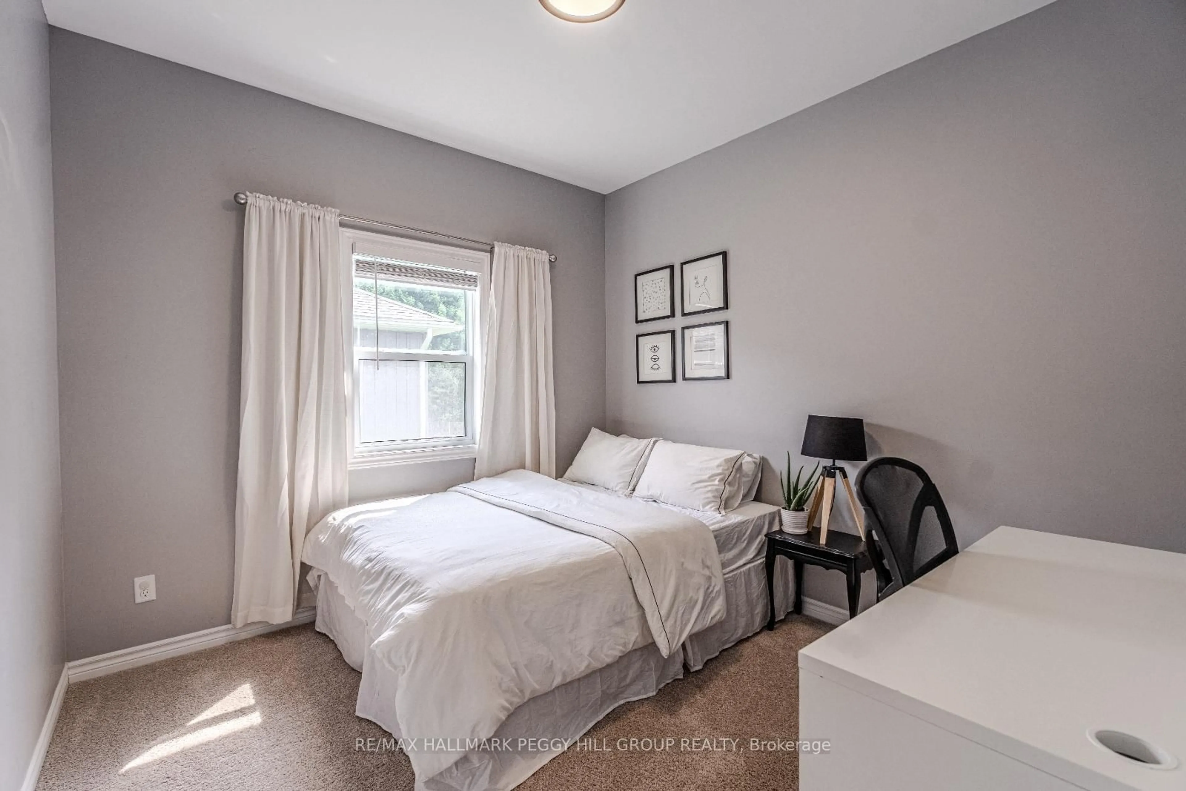 Bedroom with bed, unknown for 55 Donlands Crt, Severn Ontario L0K 1E0