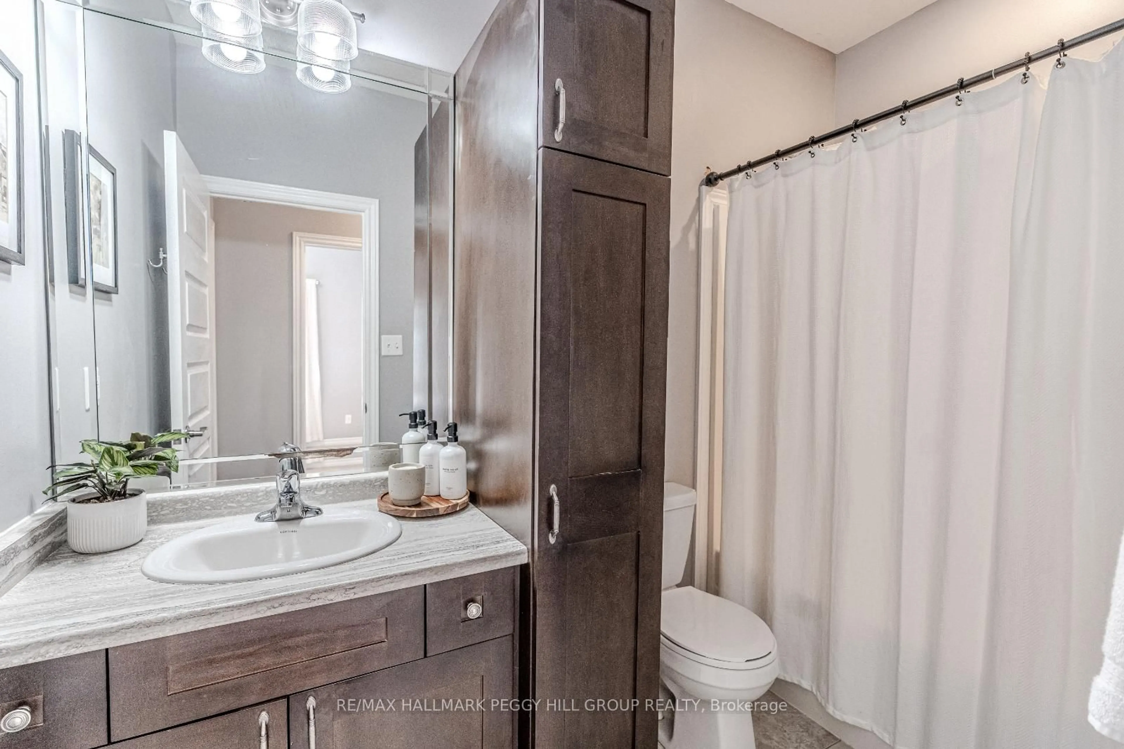 Standard bathroom, ceramic/tile floor for 55 Donlands Crt, Severn Ontario L0K 1E0