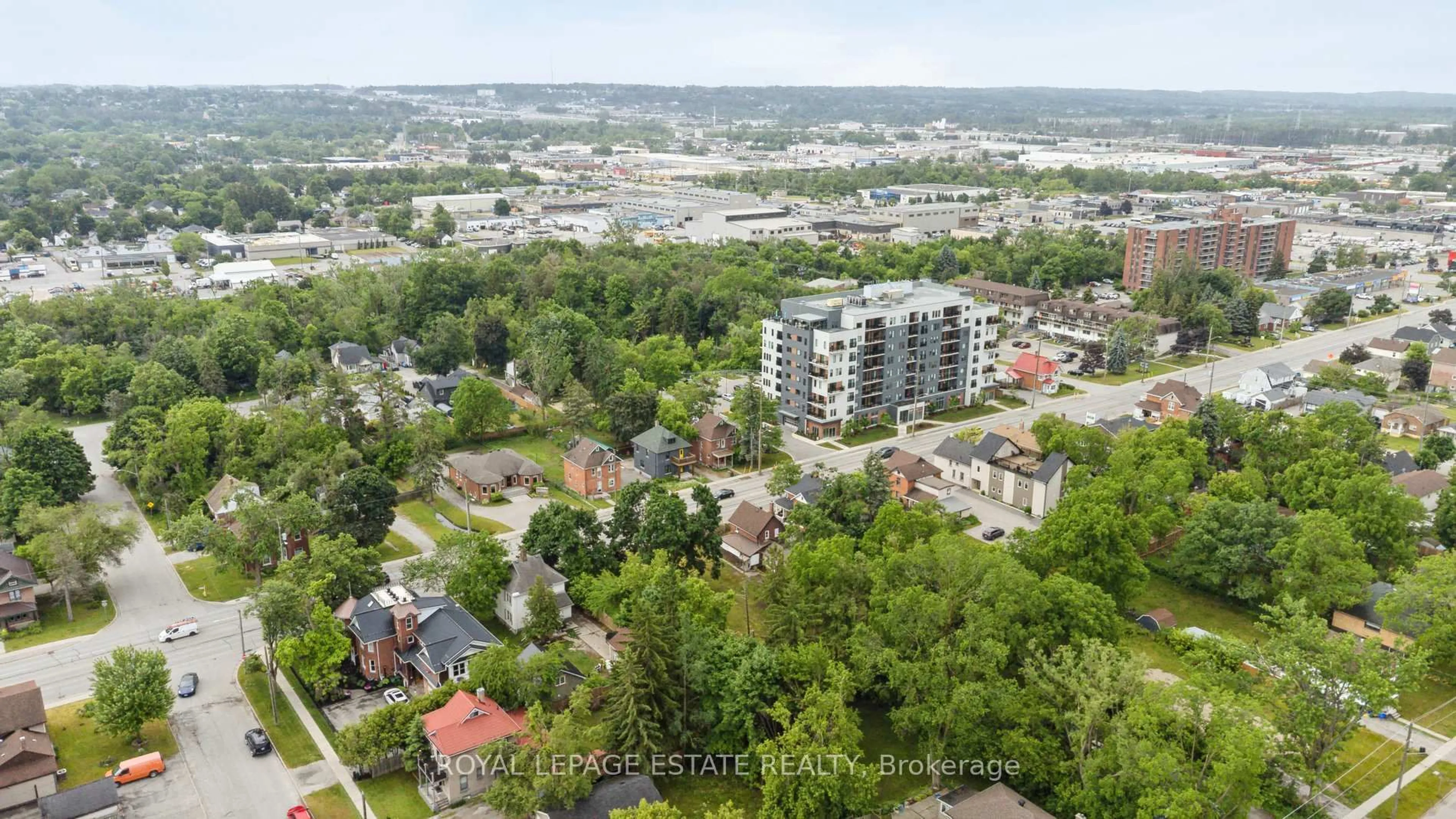 A pic from outside/outdoor area/front of a property/back of a property/a pic from drone, city buildings view from balcony for 226 Dunlop St, Barrie Ontario L4N 1B6