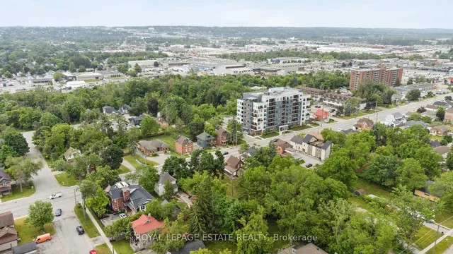 226 Dunlop St, Barrie 4