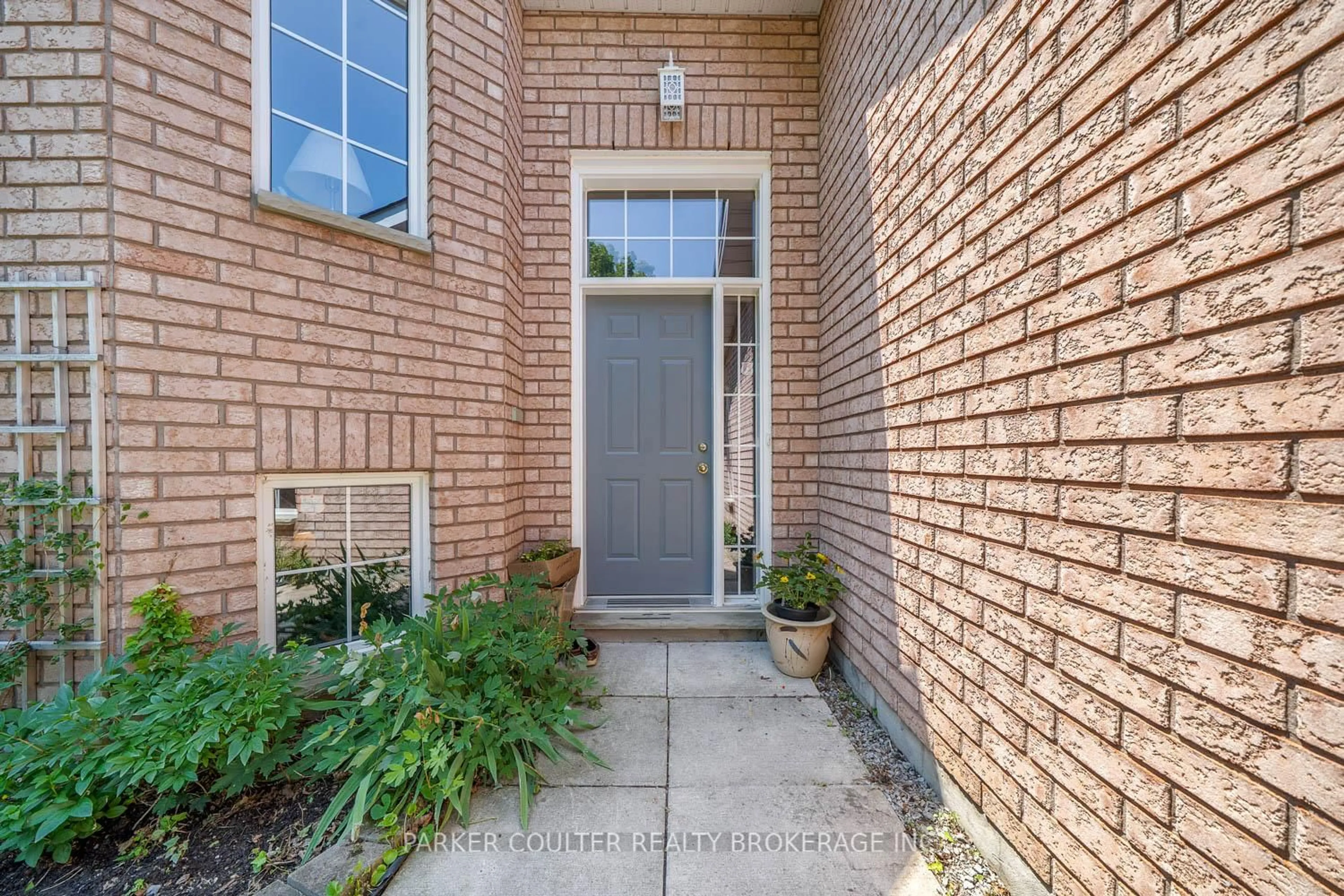 Home with brick exterior material, street for 32 Ritchie Cres, Springwater Ontario L0L 1P0