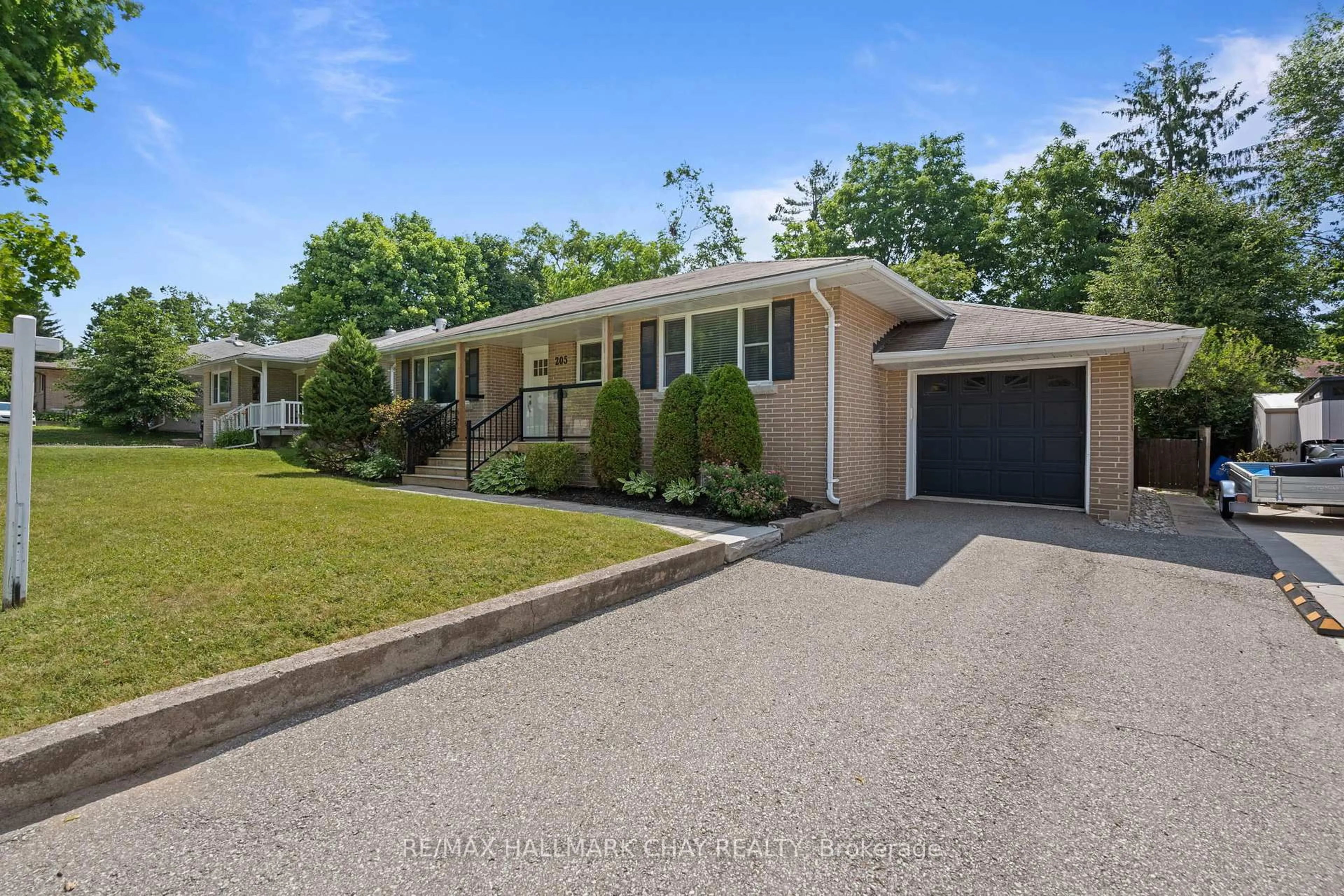 Unknown for 205 Wellington St, Barrie Ontario L4M 2C9