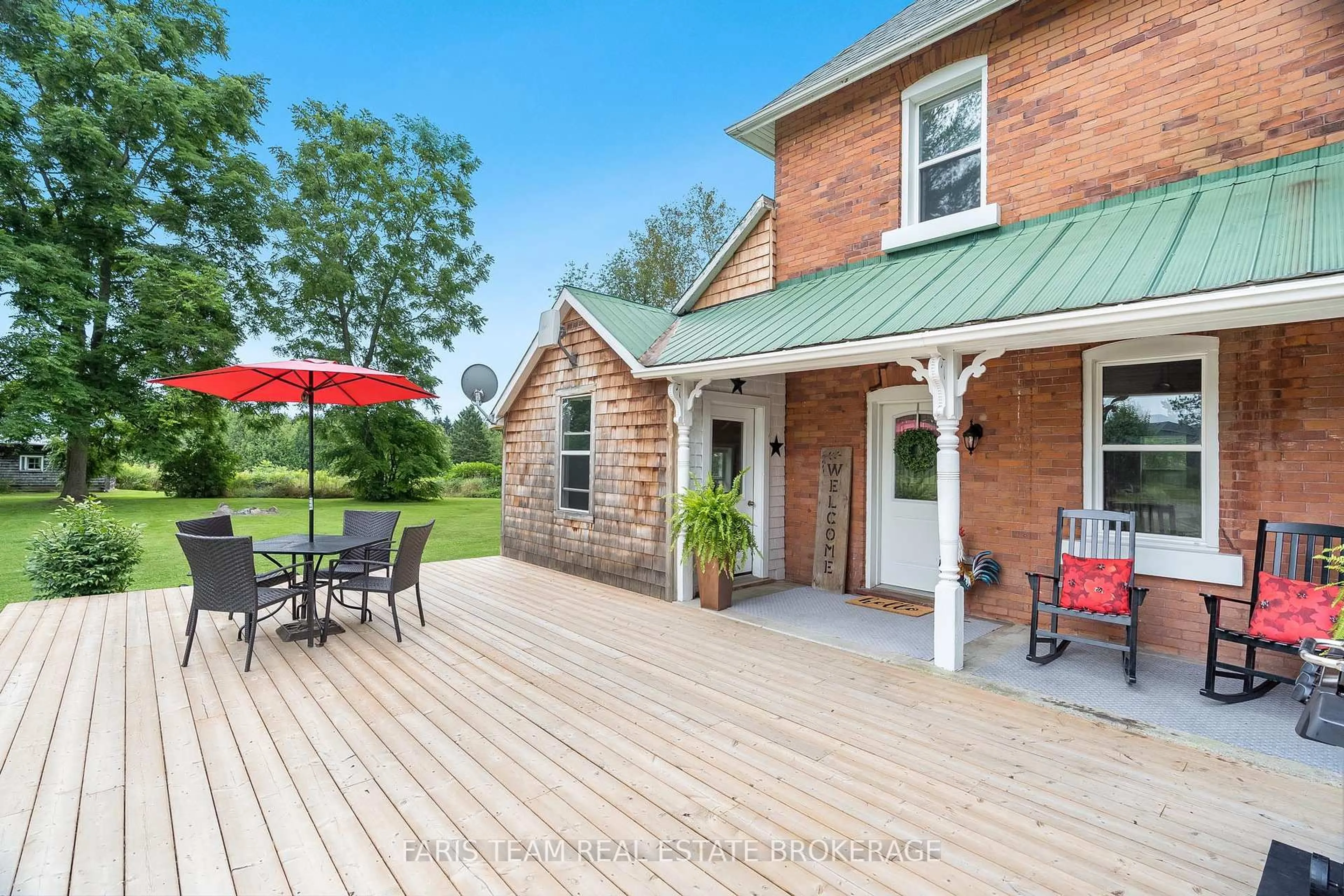 Patio, unknown for 323 Warminster Sdrd, Oro-Medonte Ontario L0K 1E0
