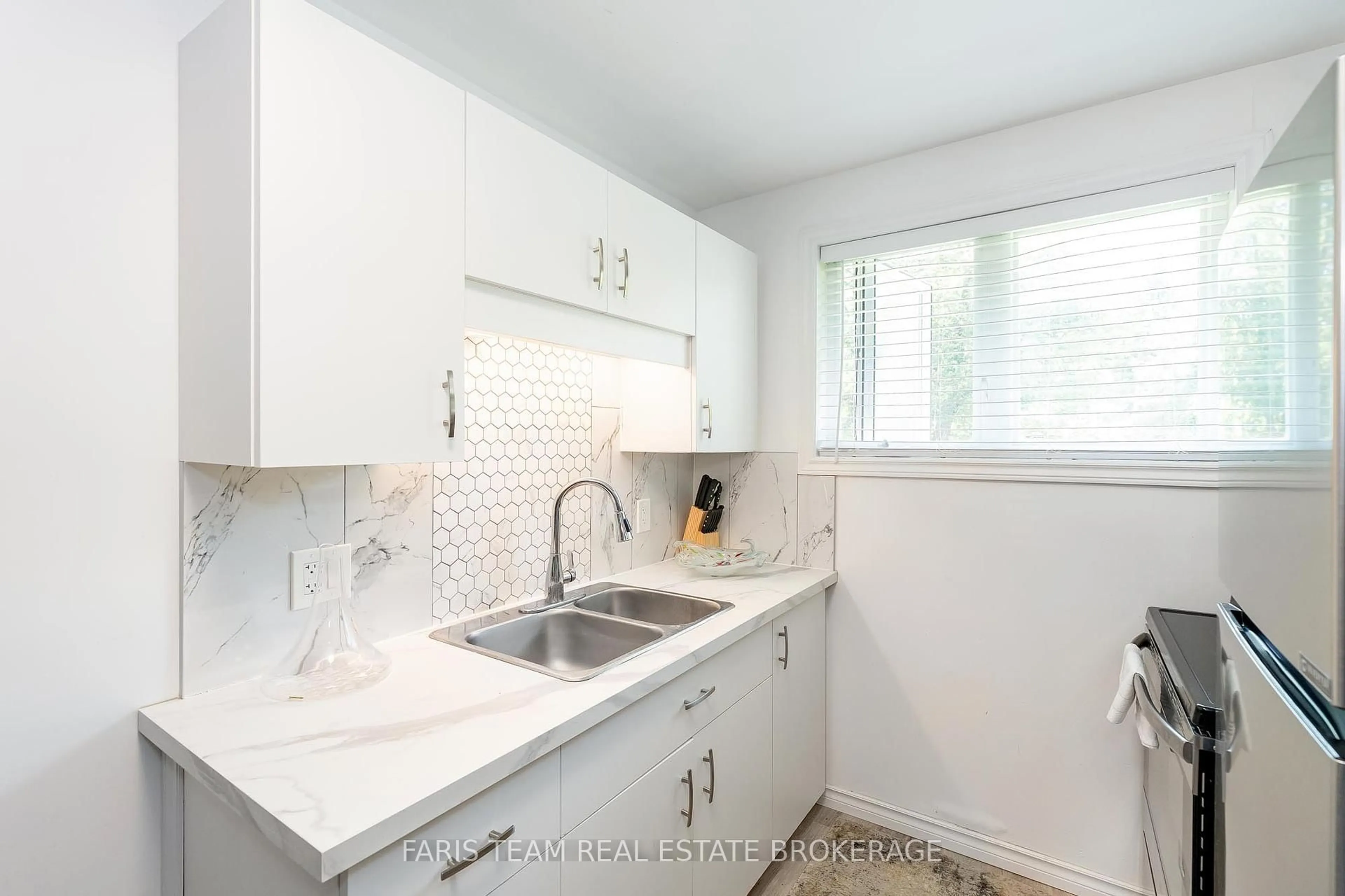 Standard kitchen, ceramic/tile floor for 5880 Rama Dalton Boundary Rd, Ramara Ontario L0K 1W0