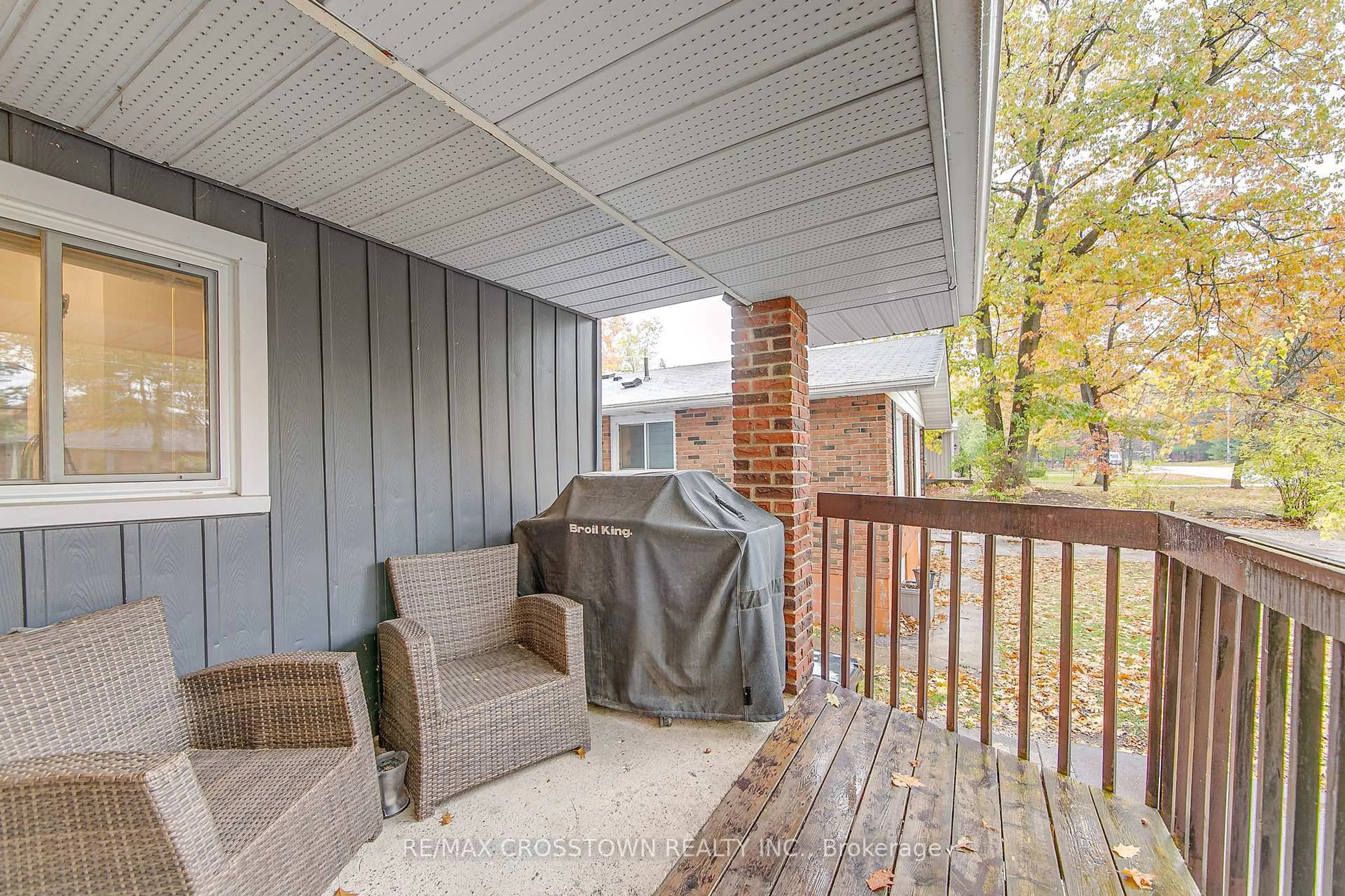 Patio, unknown for 70 Knox Rd, Wasaga Beach Ontario L9Z 2A8