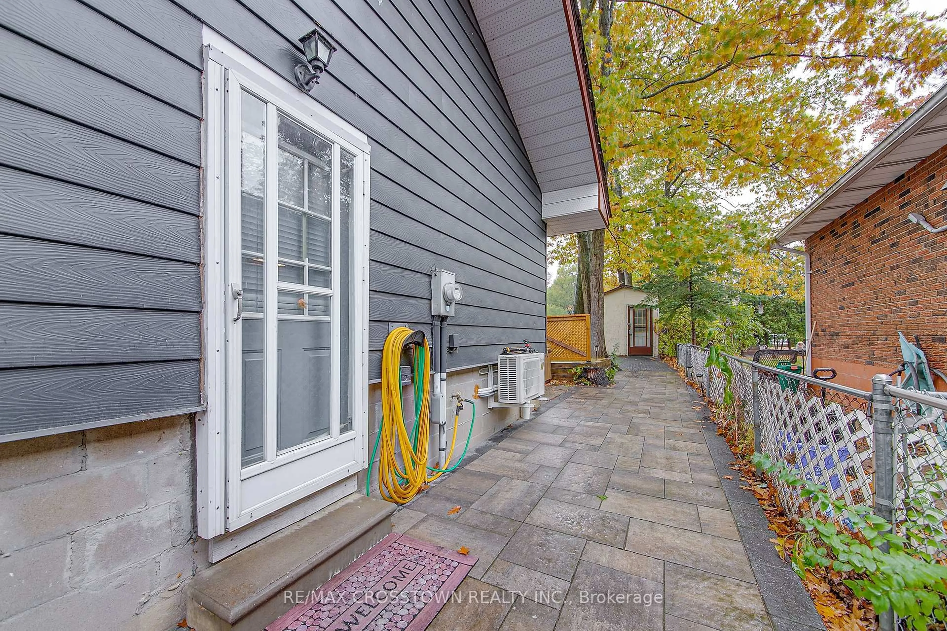 Patio, street for 70 Knox Rd, Wasaga Beach Ontario L9Z 2A8