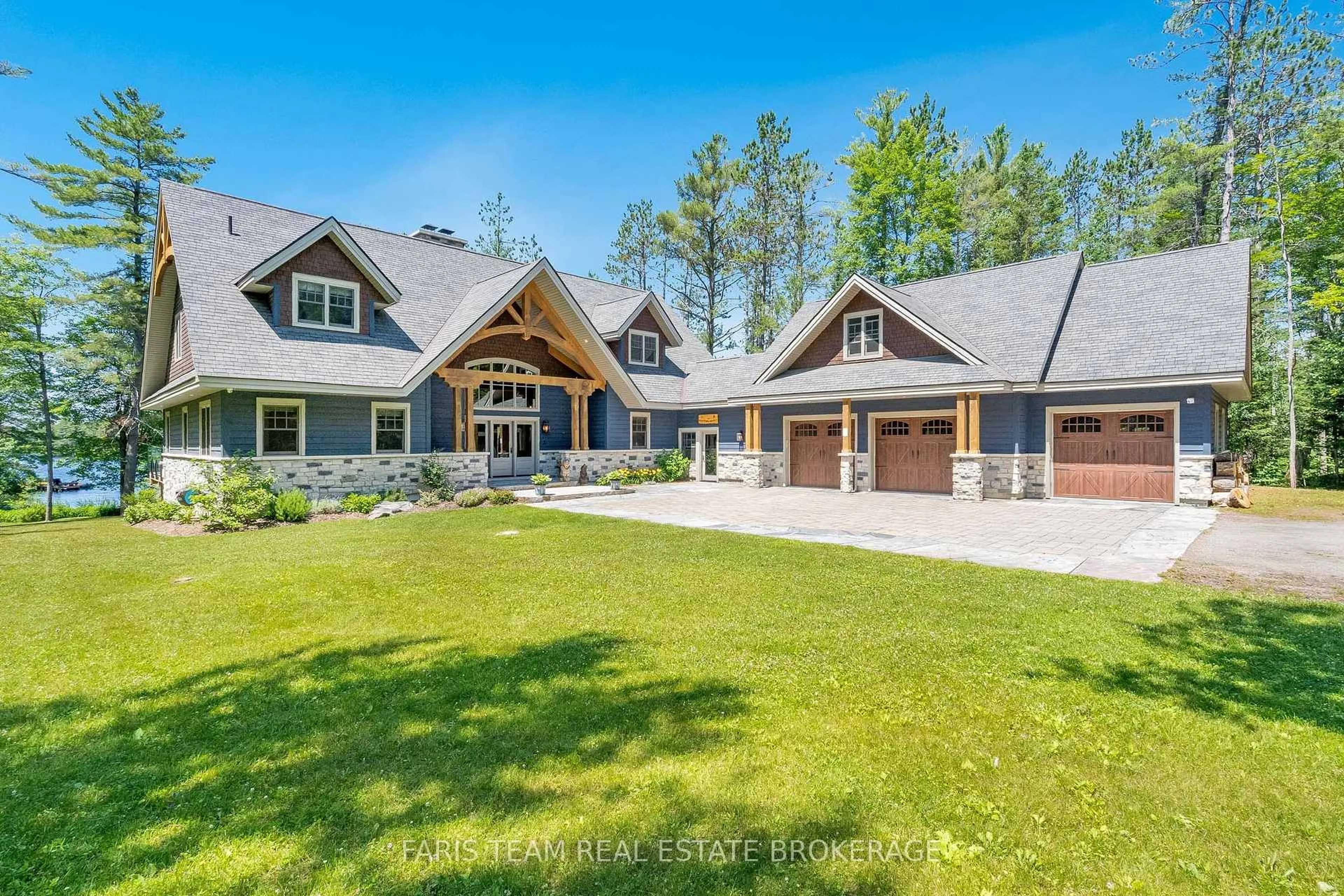 A pic from outside/outdoor area/front of a property/back of a property/a pic from drone, unknown for 1250 Frankland Lane, Severn Ontario L0K 1E0