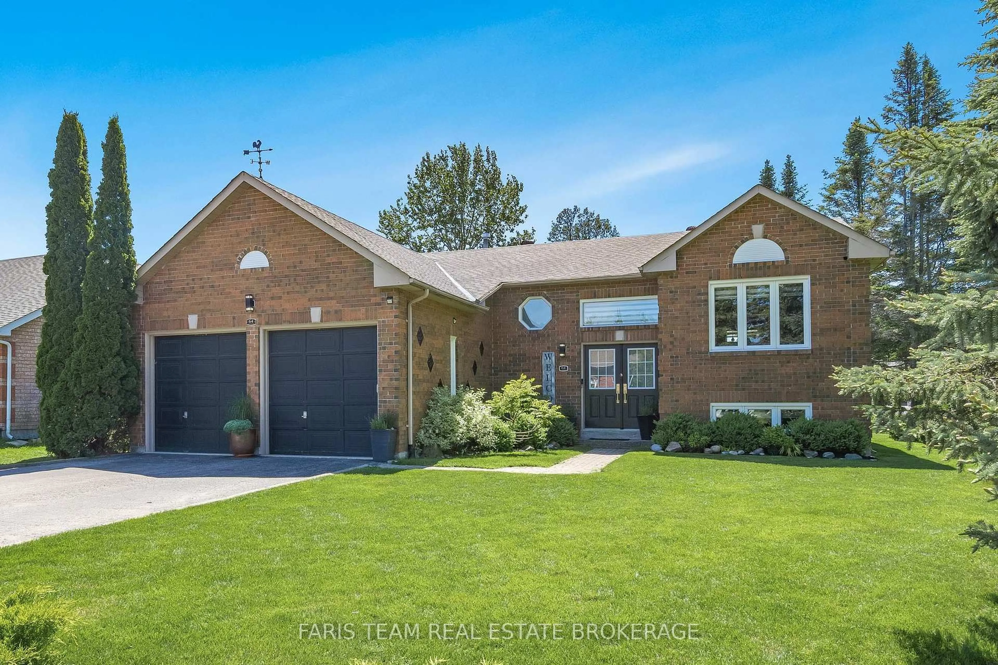 Home with brick exterior material, street for 64 Royal Beech Dr, Wasaga Beach Ontario L9Z 1H3