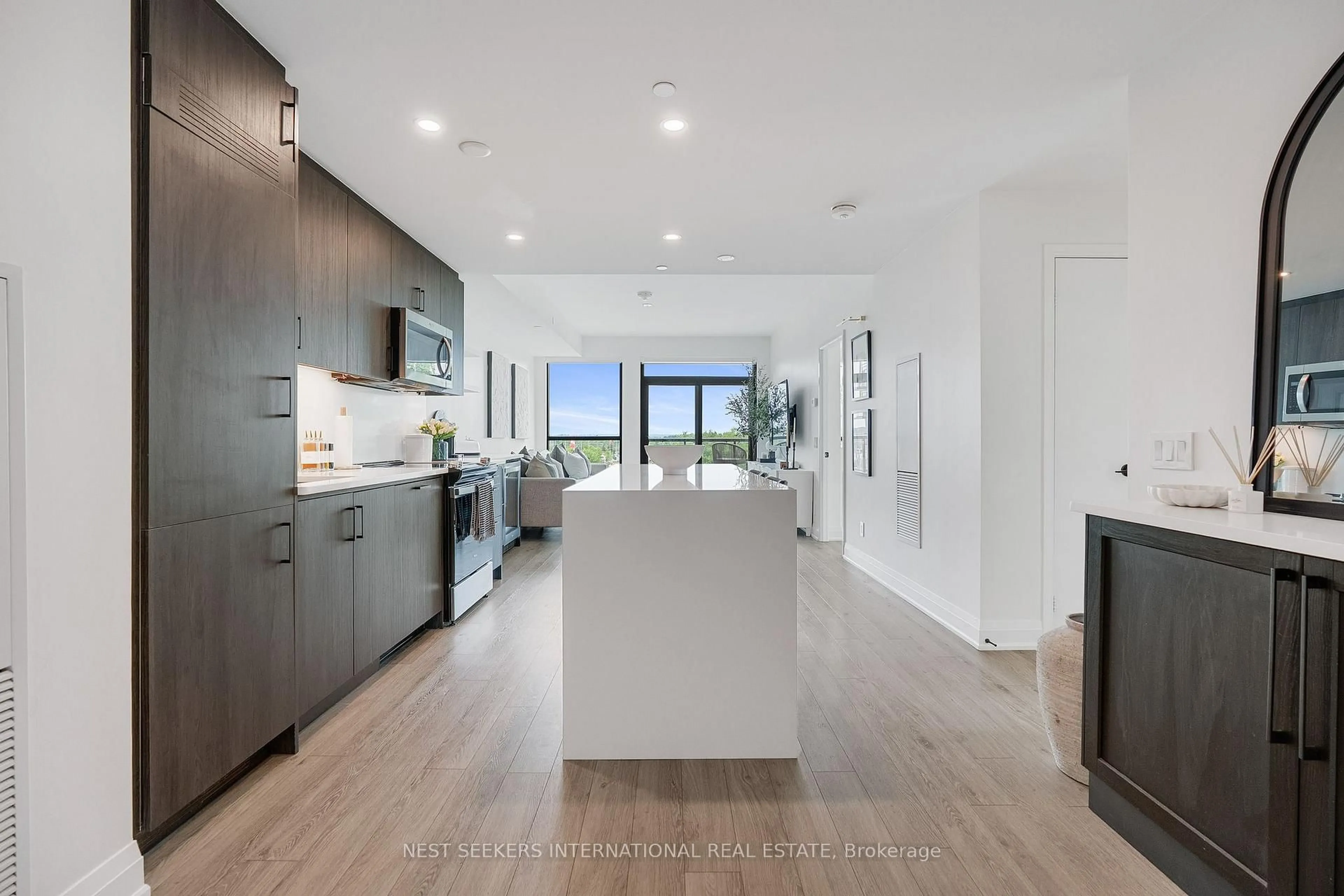 Open concept kitchen, unknown for 681 Yonge St #404, Barrie Ontario L4N 4E8