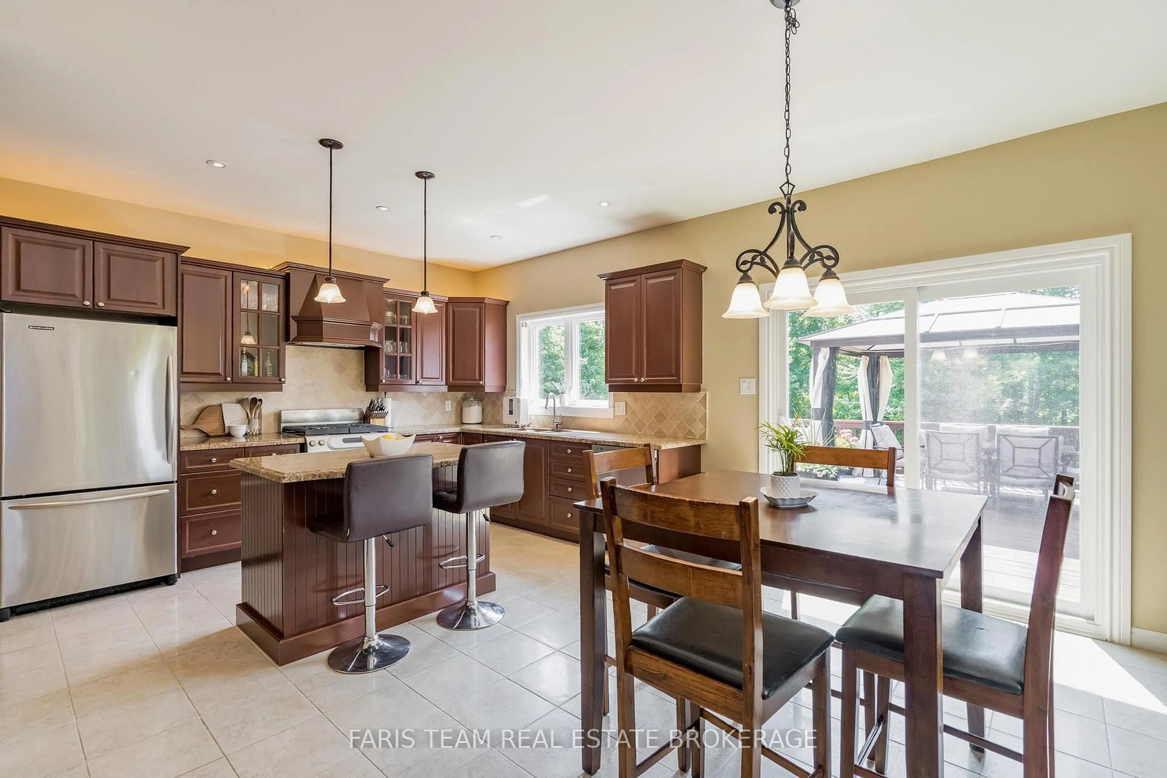 Open concept kitchen, ceramic/tile floor for 64 Red Oak Cres, Oro-Medonte Ontario L0L 2L0