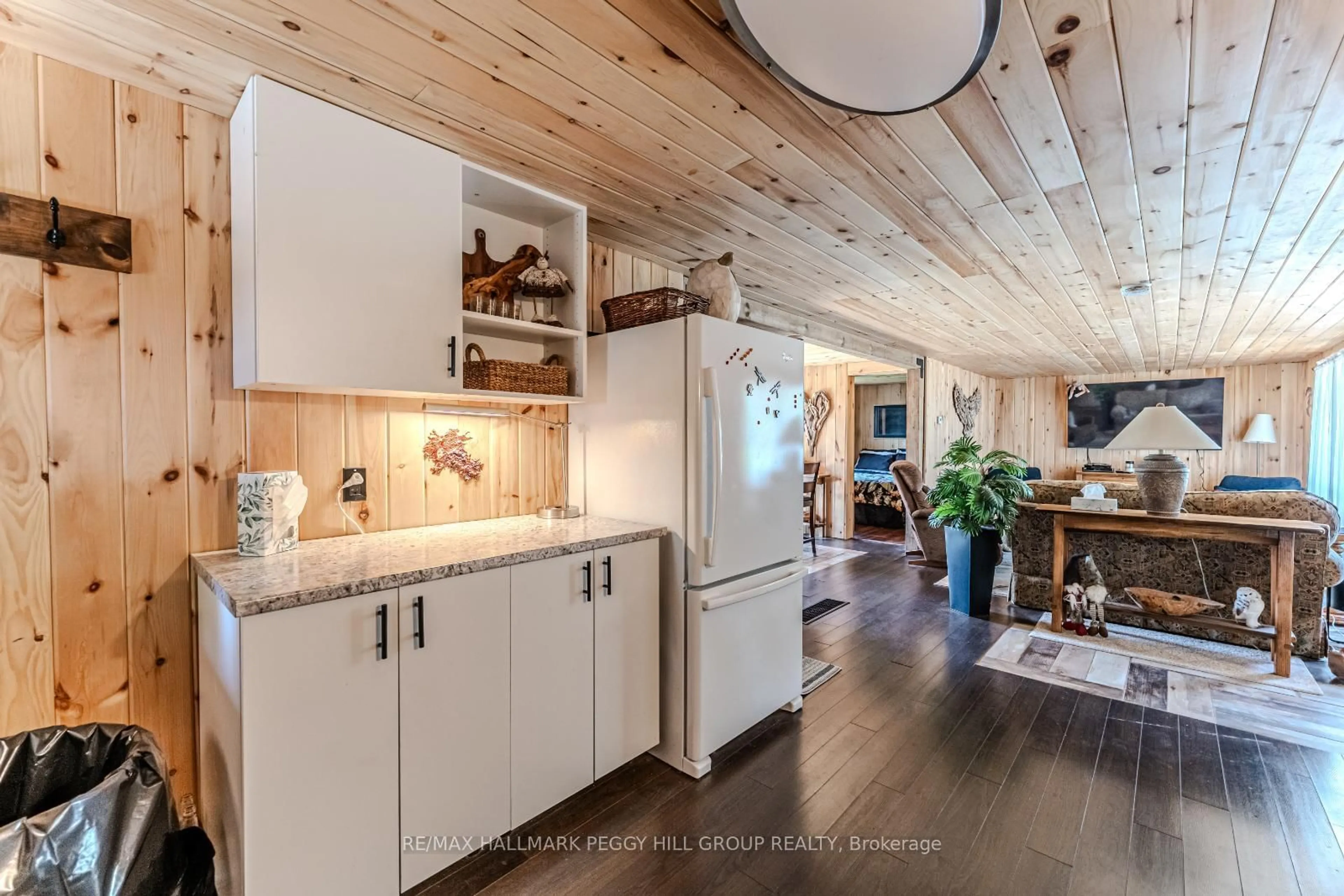 Open concept kitchen, wood/laminate floor for 156 Woodlands Ave, Tay Ontario L0K 1R0