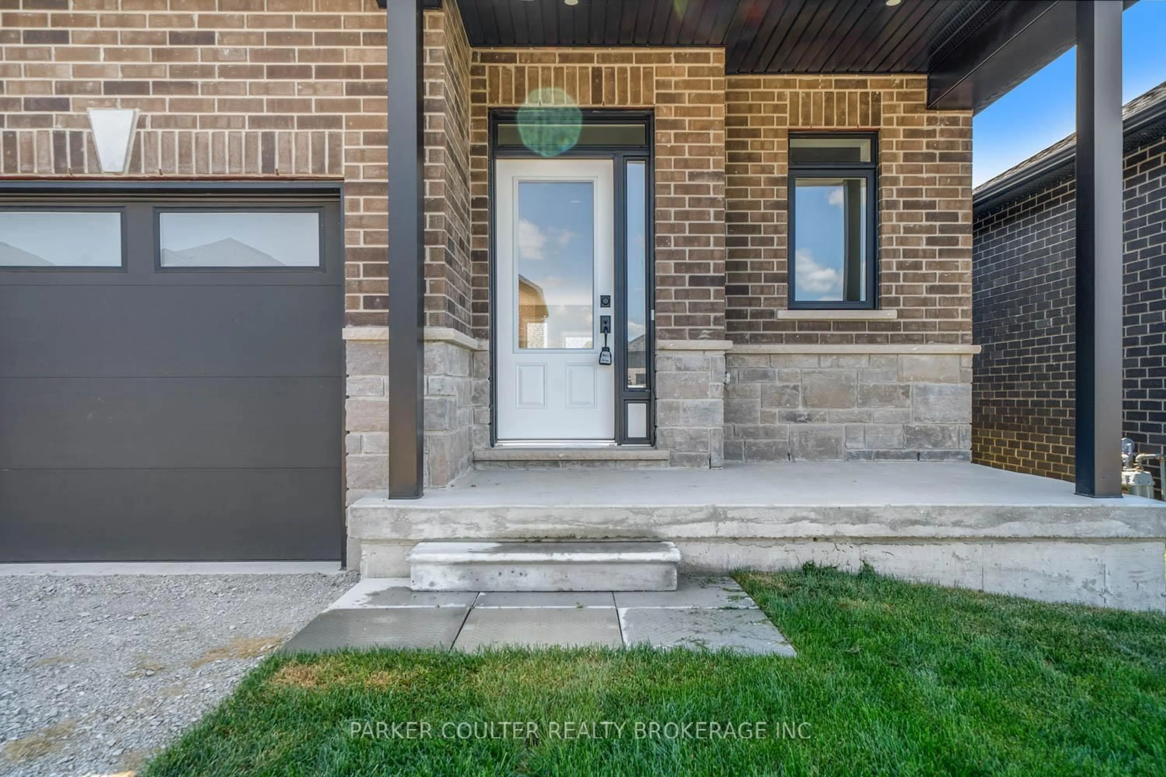 Home with brick exterior material, street for 127 Ritchie Cres, Springwater Ontario L0L 1P0