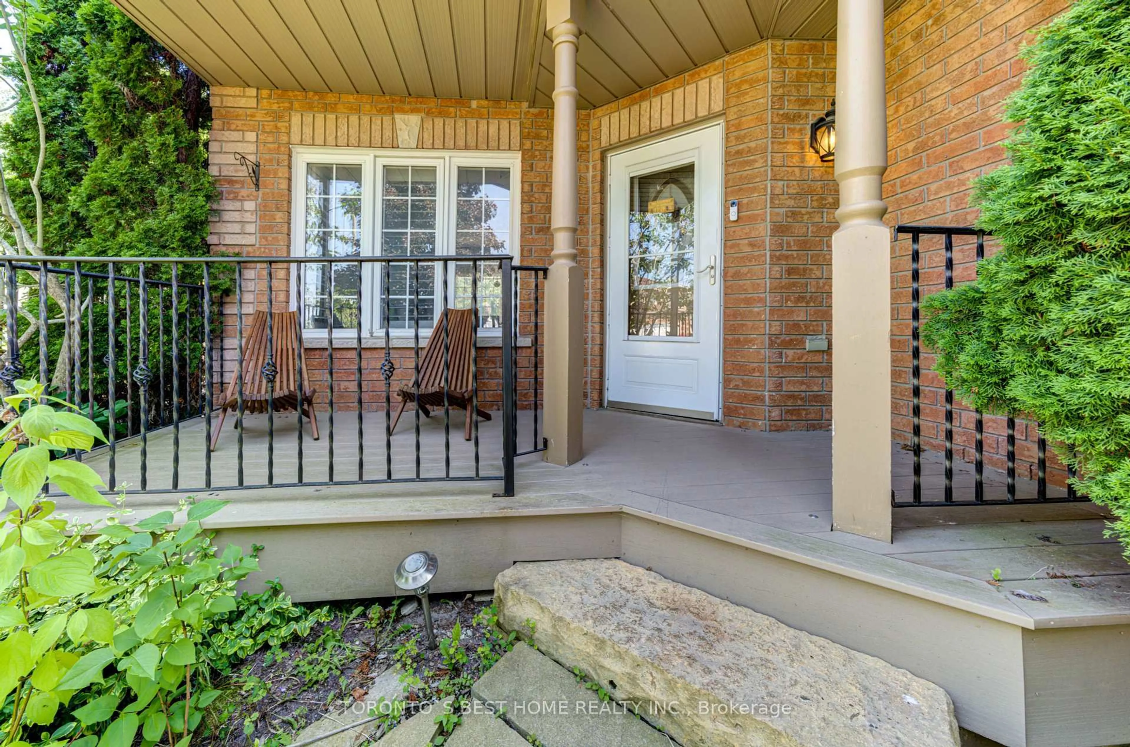 Indoor entryway for 1 Black Ash Tr, Barrie Ontario L4N 3K2