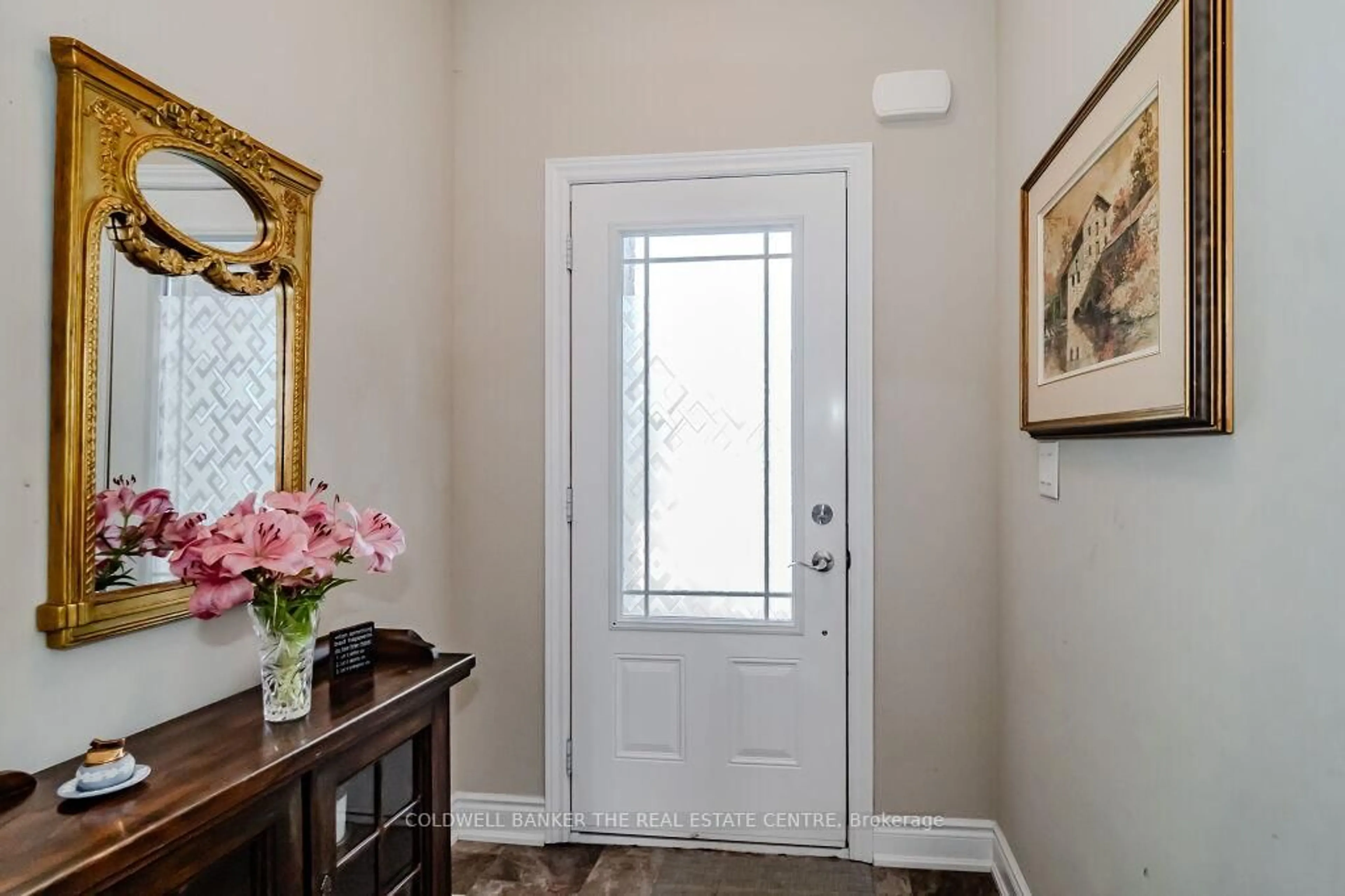 Indoor entryway for 156 Lily Dr, Orillia Ontario L3V 0G3