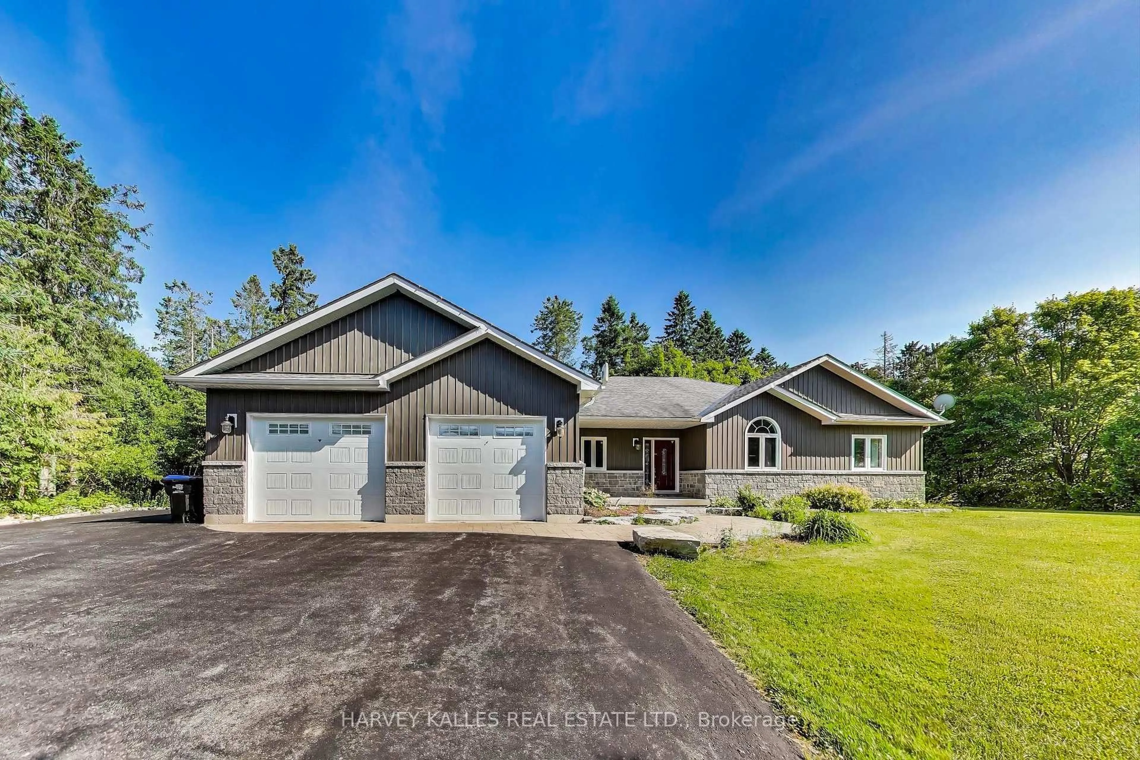 A pic from outside/outdoor area/front of a property/back of a property/a pic from drone, unknown for 3 Jermey Lane, Oro-Medonte Ontario L0L 1T0