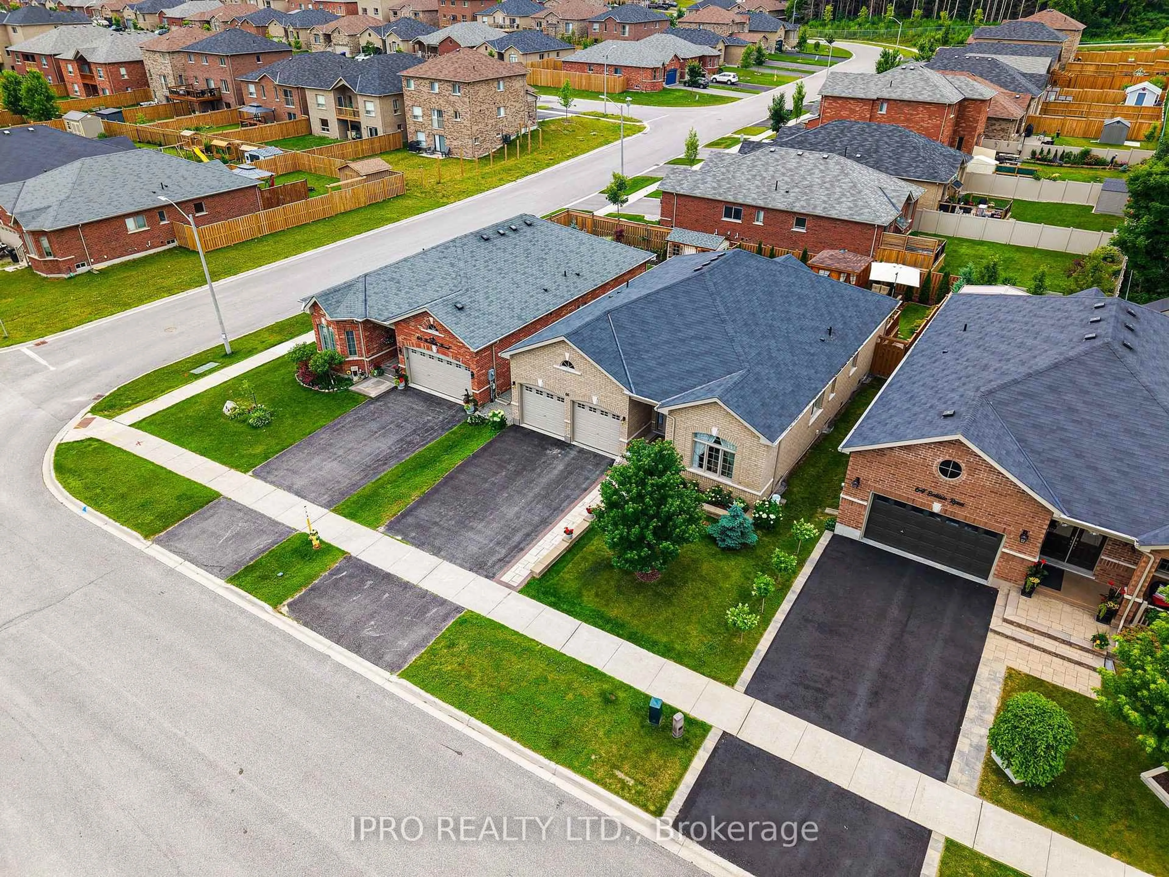 A pic from outside/outdoor area/front of a property/back of a property/a pic from drone, street for 66 Bellisle Rd, Penetanguishene Ontario L9M 0V6