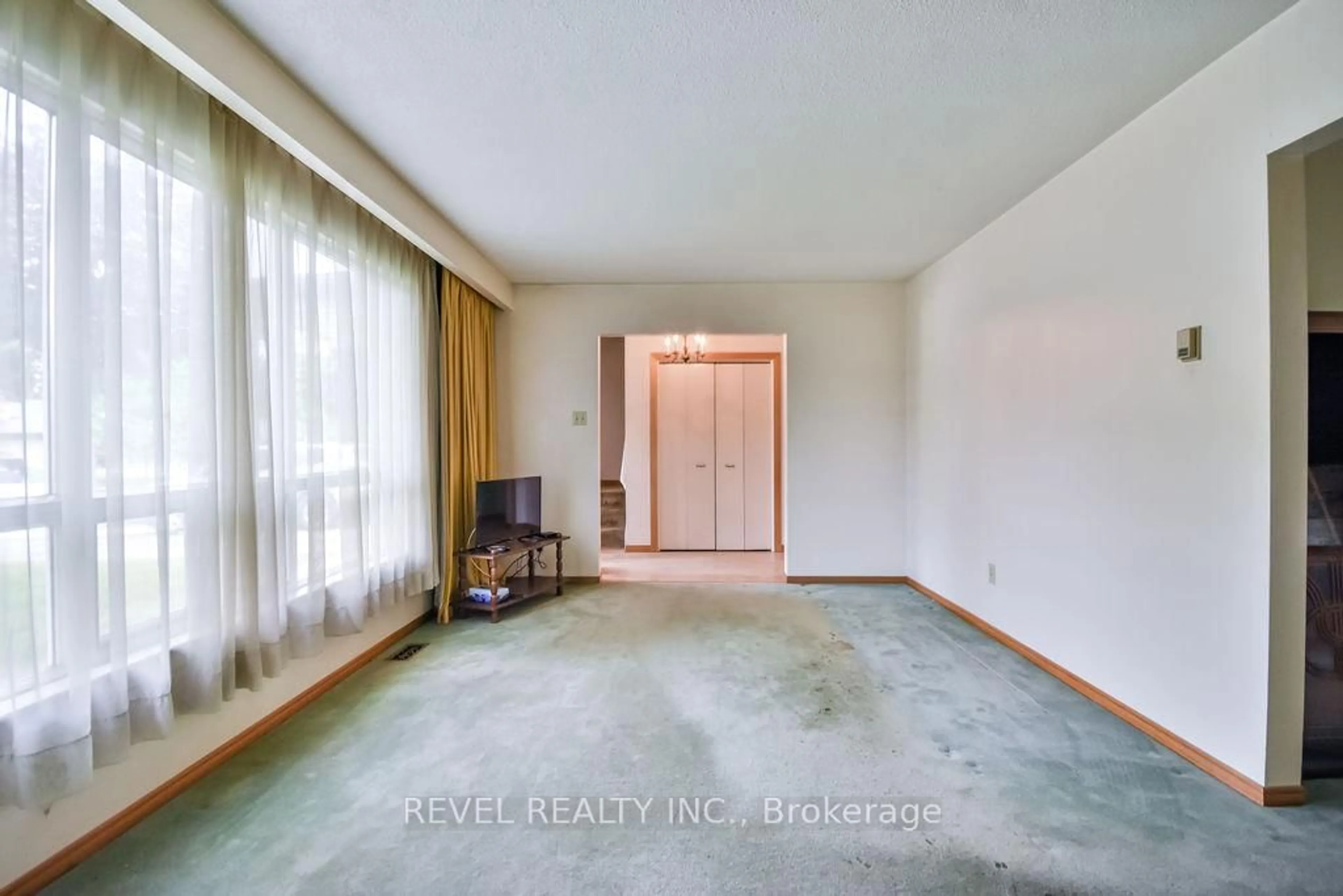A pic of a room for 37 Broadmoor Ave, Barrie Ontario L4N 3N3