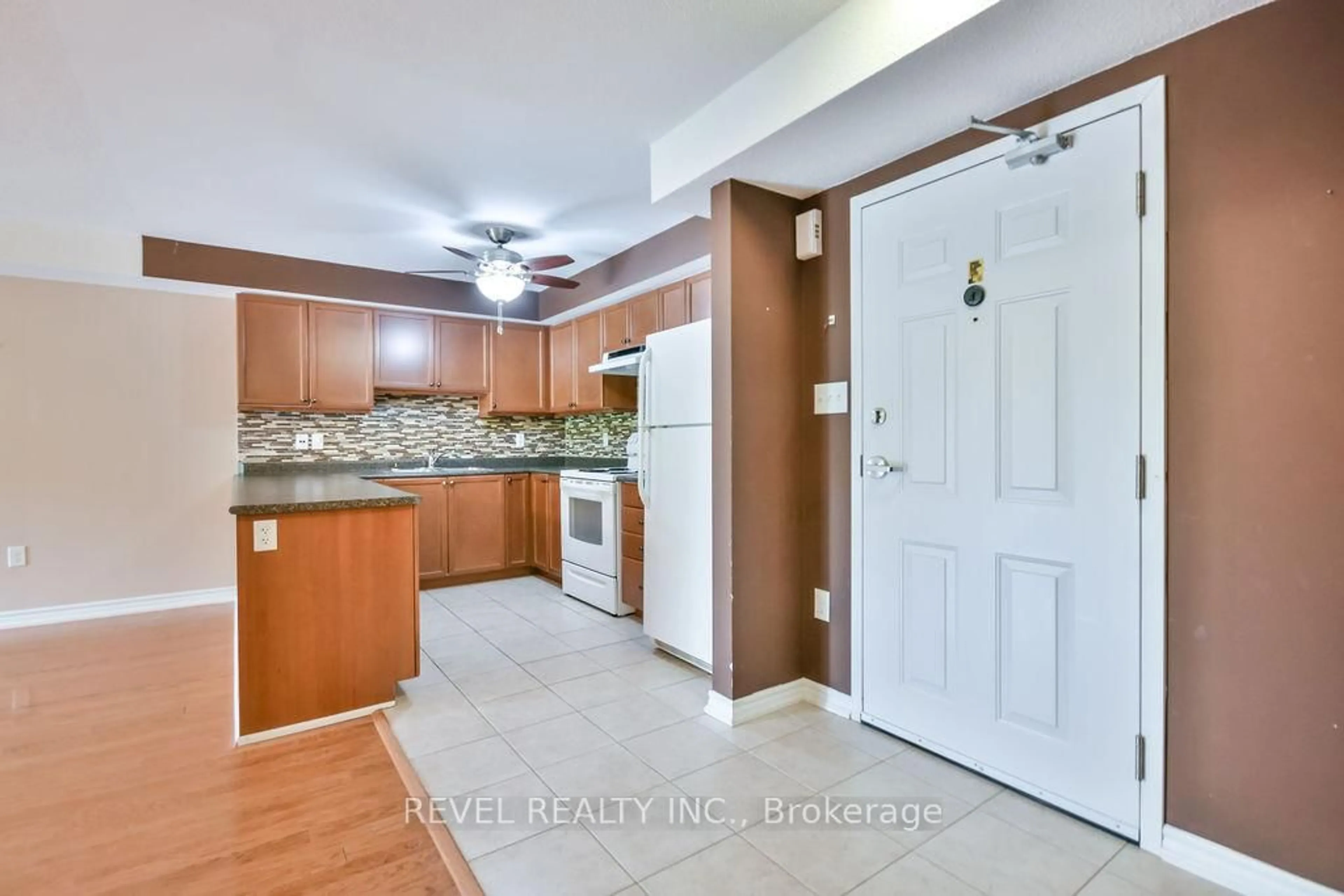 Unknown for 39 Coulter St #14, Barrie Ontario L4N 6L9