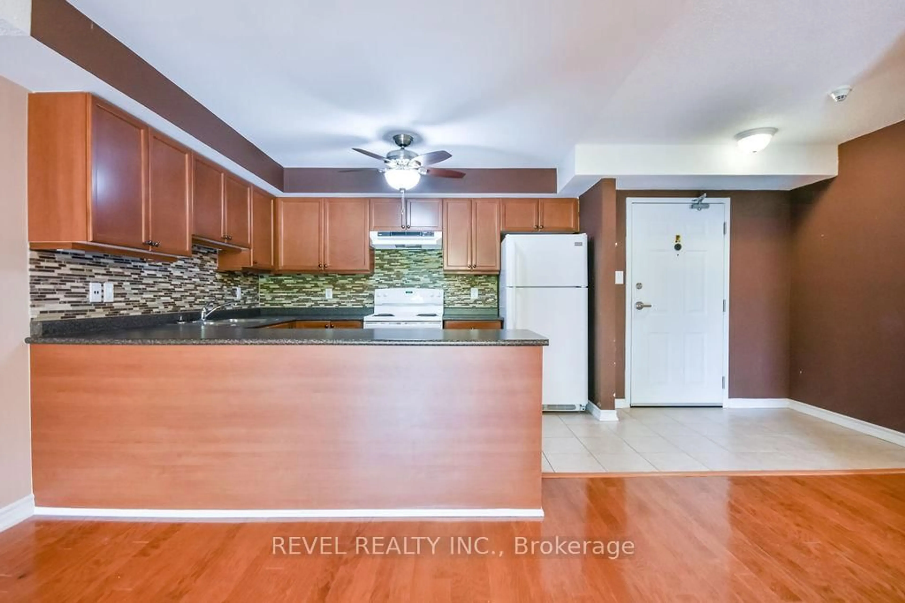 Unknown for 39 Coulter St #14, Barrie Ontario L4N 6L9