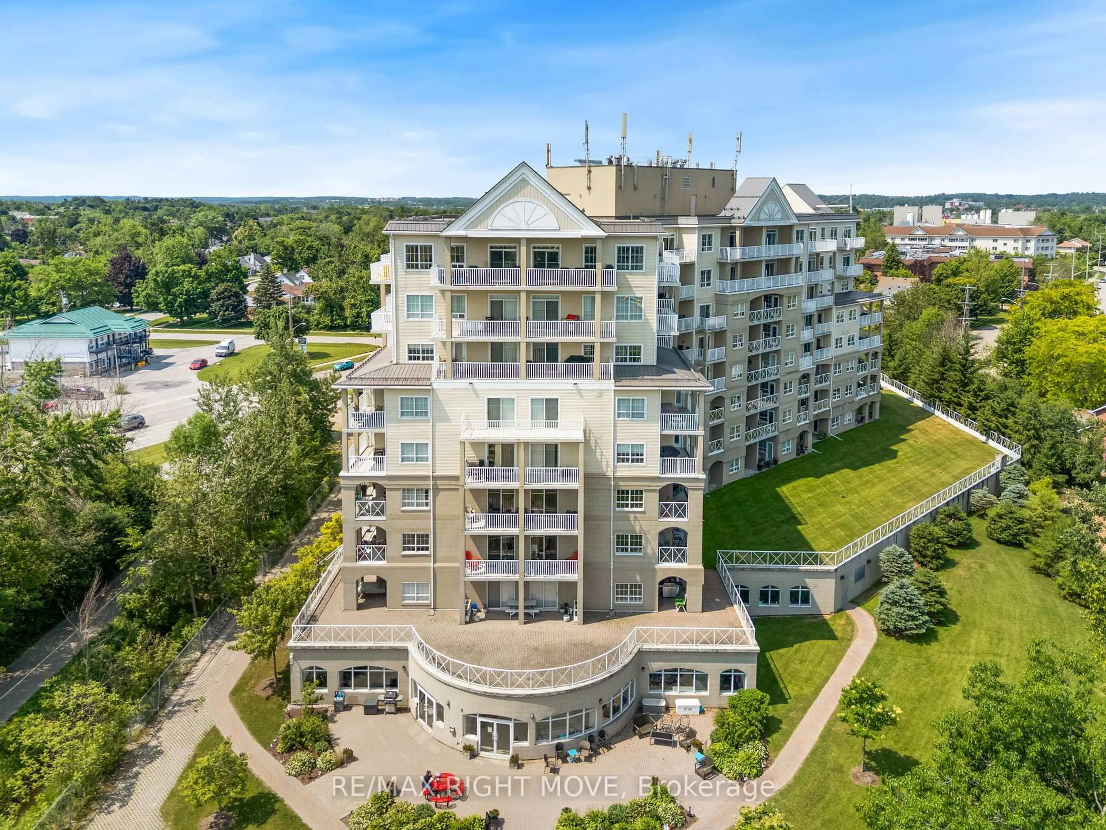 A pic from outside/outdoor area/front of a property/back of a property/a pic from drone, city buildings view from balcony for 354 Atherley Rd #806, Orillia Ontario L3V 0B8