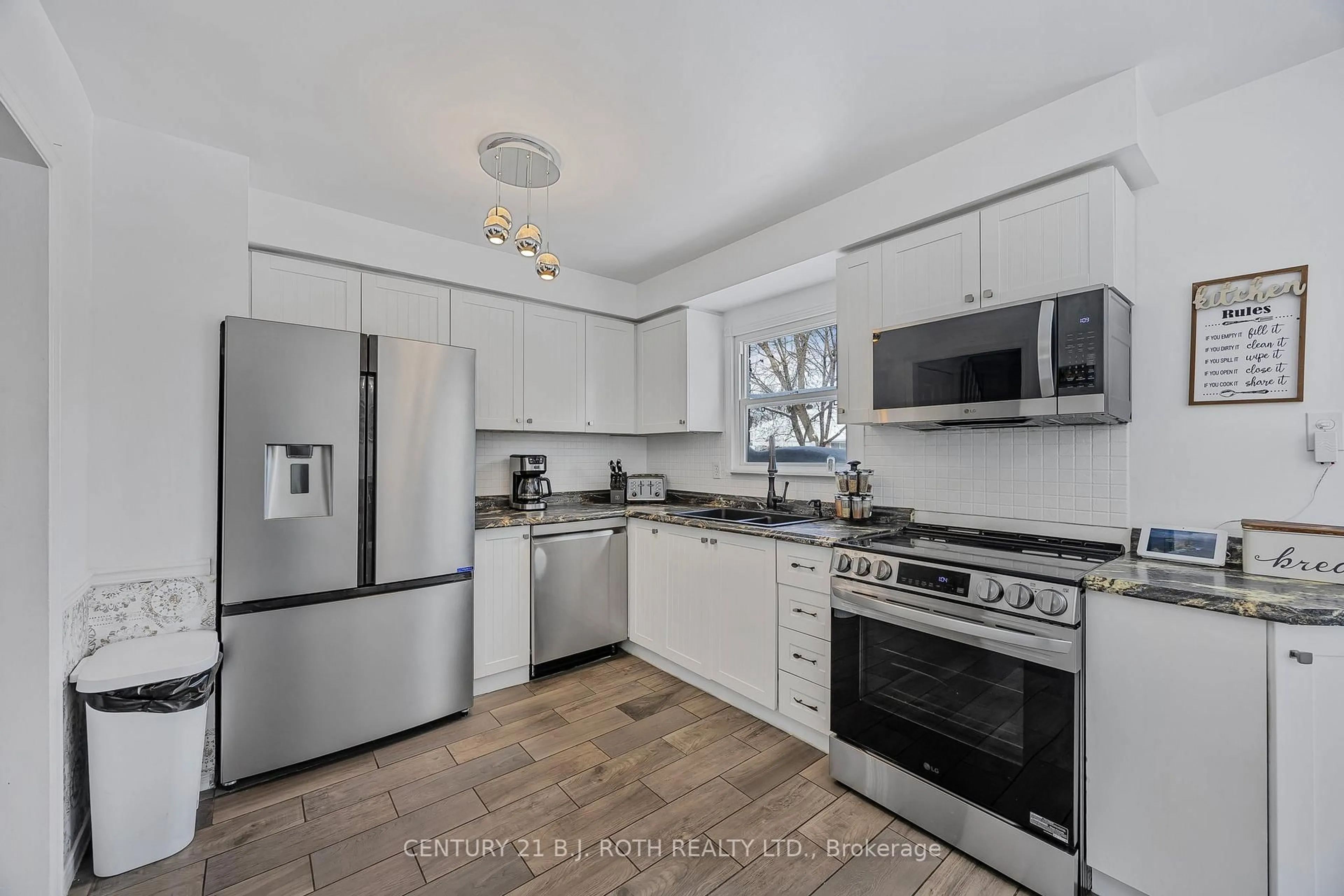 Unknown for 13 Wallace Dr, Barrie Ontario L4N 7E2