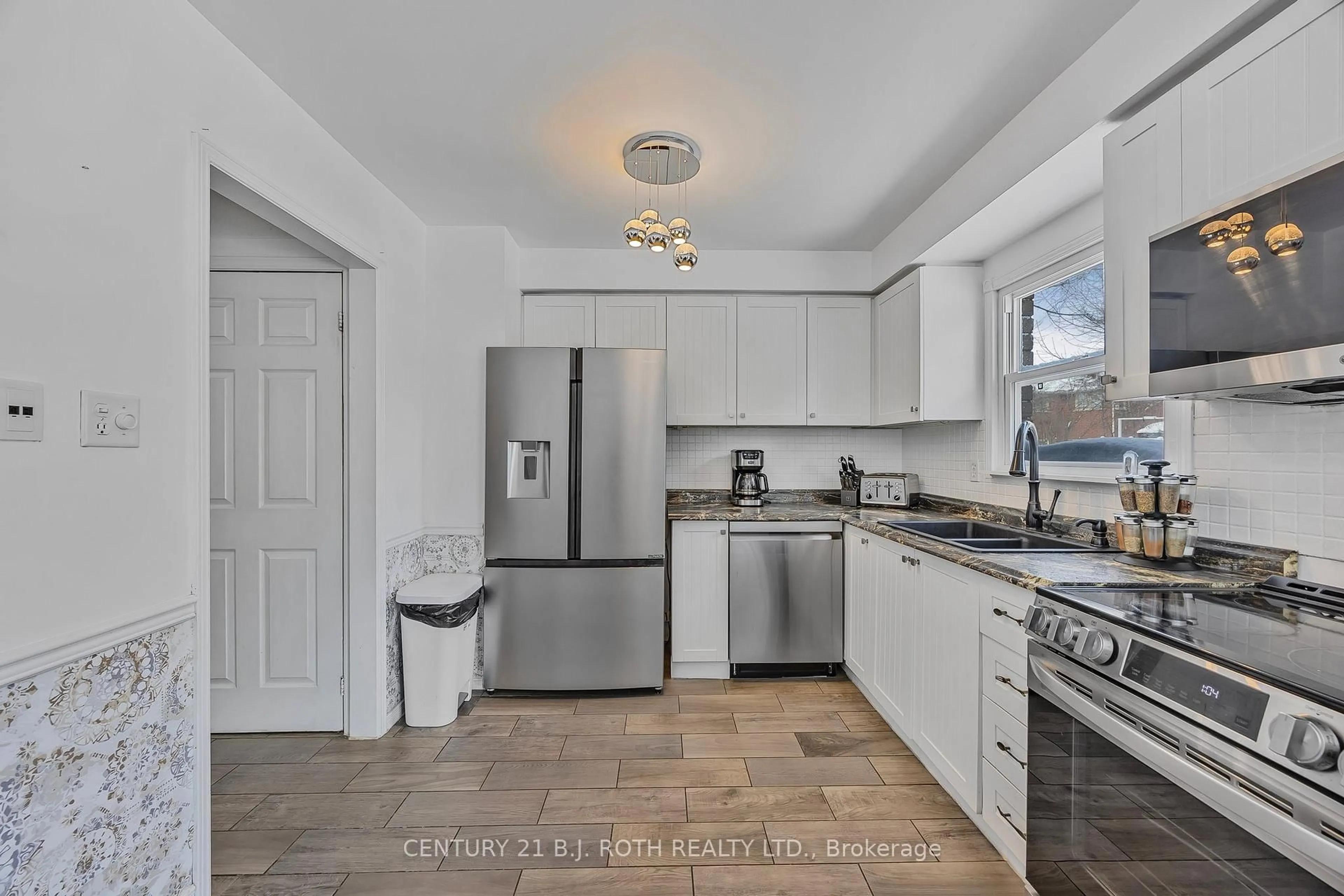 Unknown for 13 Wallace Dr, Barrie Ontario L4N 7E2