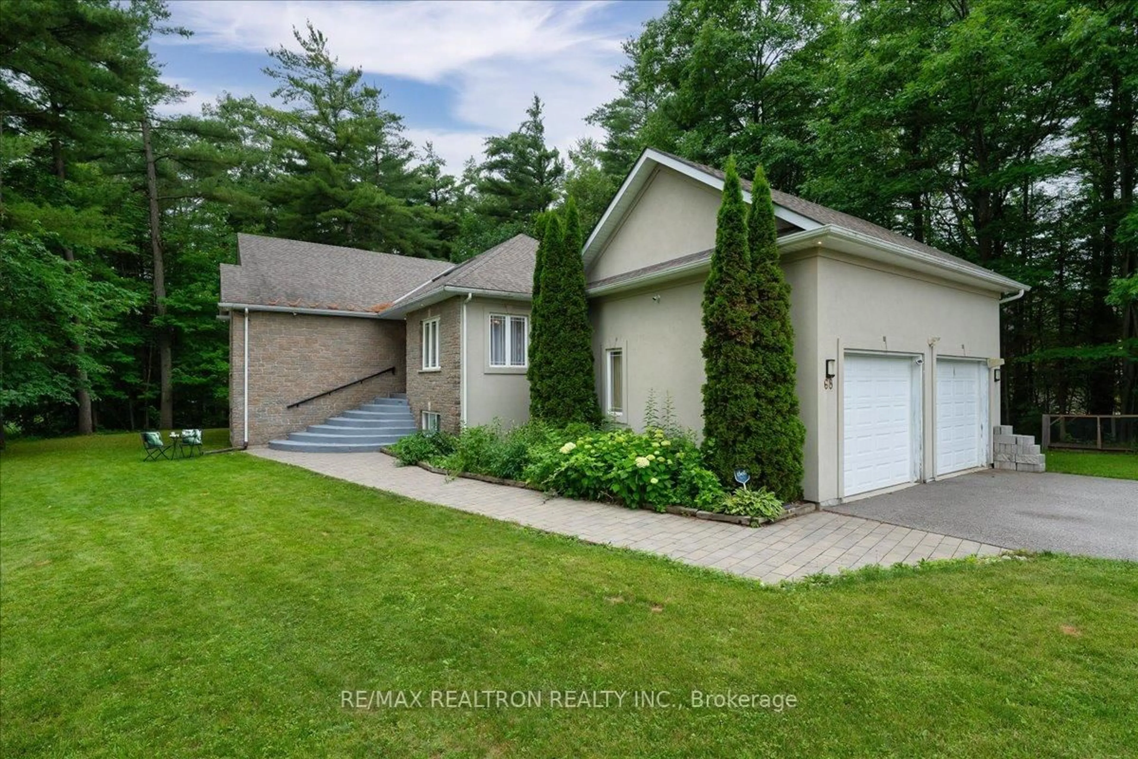 A pic from outside/outdoor area/front of a property/back of a property/a pic from drone, unknown for 68 Stocco Circ, Tiny Ontario L0L 2T0