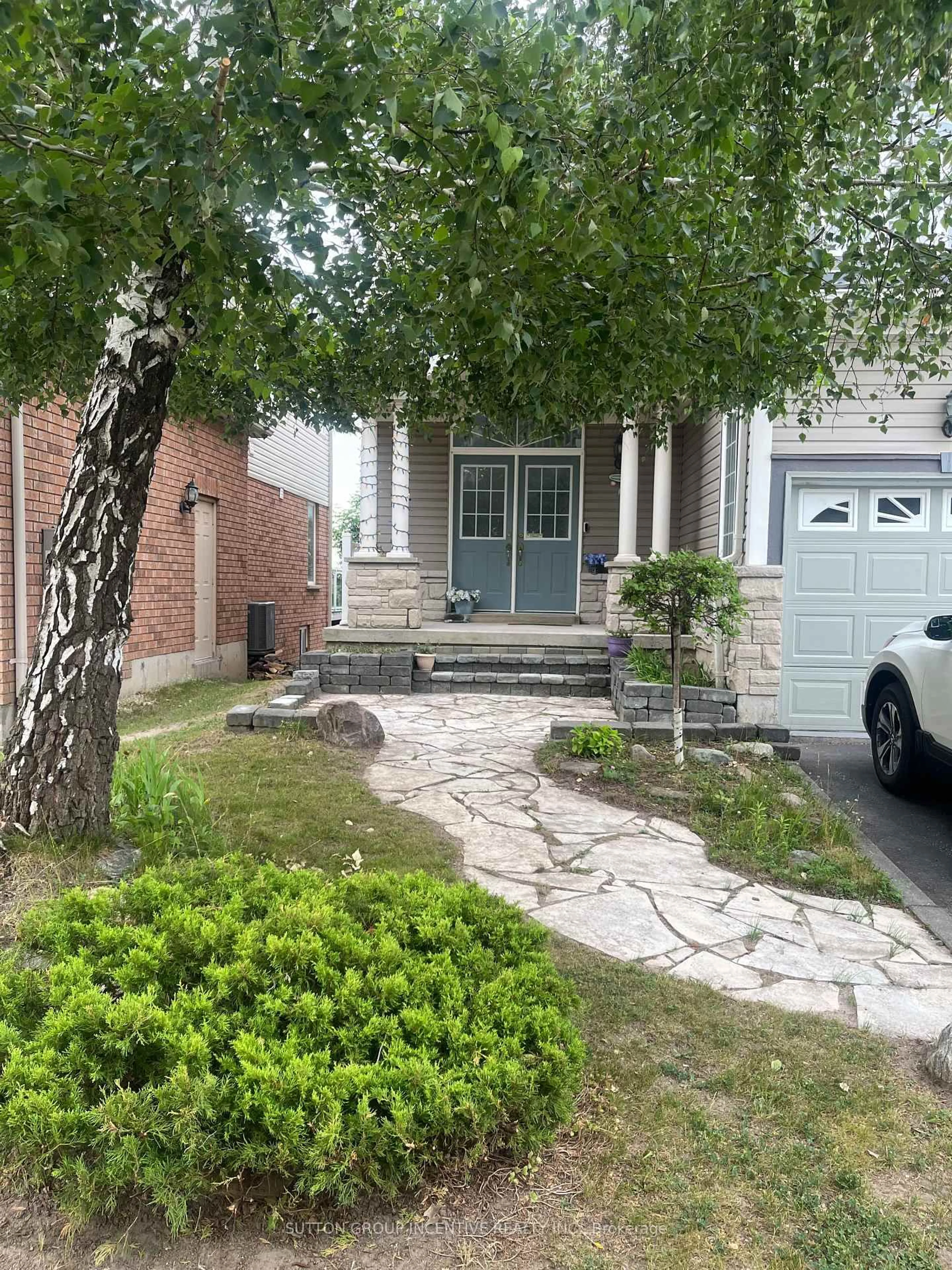 Home with brick exterior material, street for 23 Sovereign's Gate, Barrie Ontario L4N 0K7