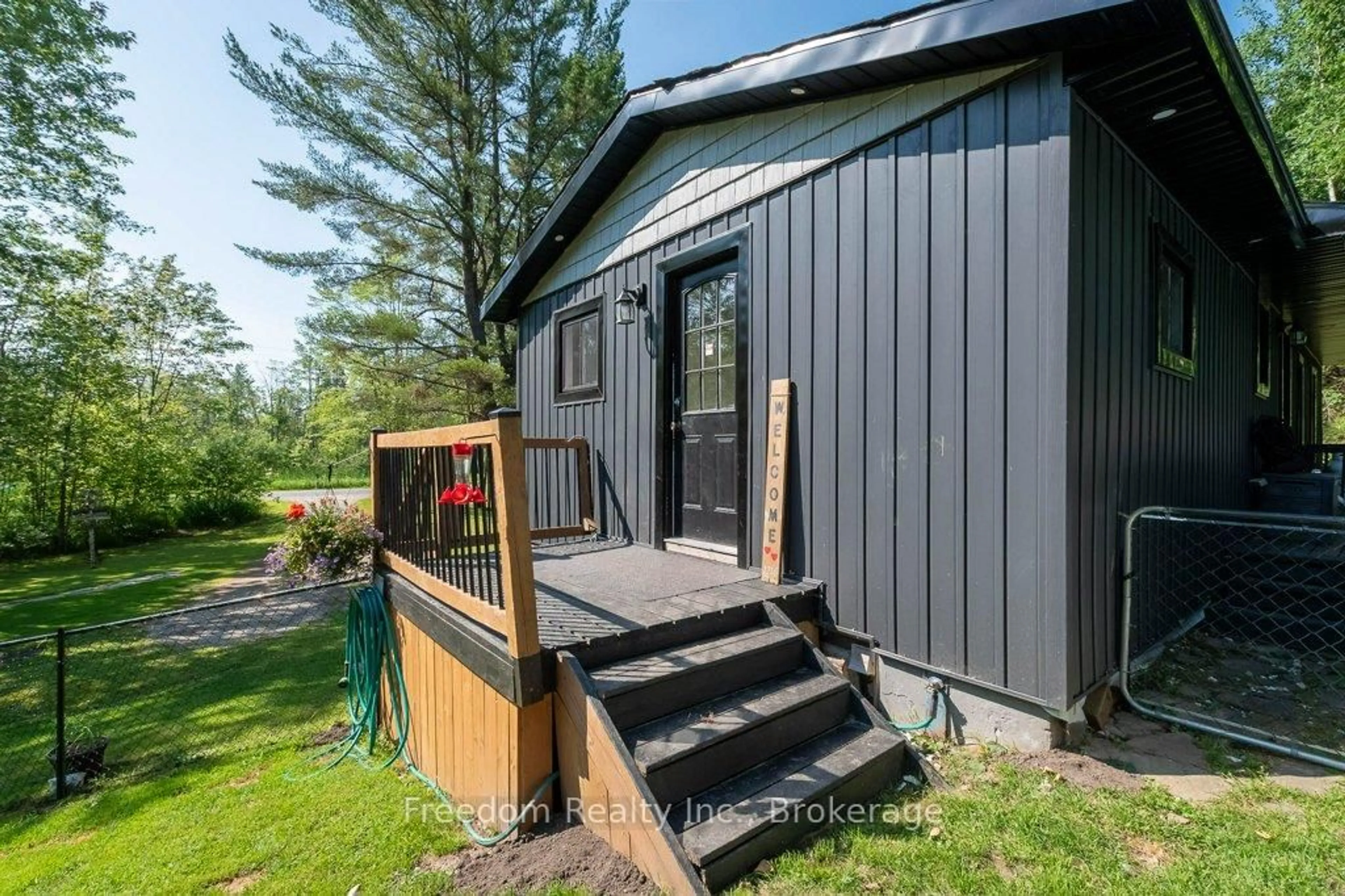 Shed for 1216 Kitchen Sdrd, Severn Ontario L0K 1E0