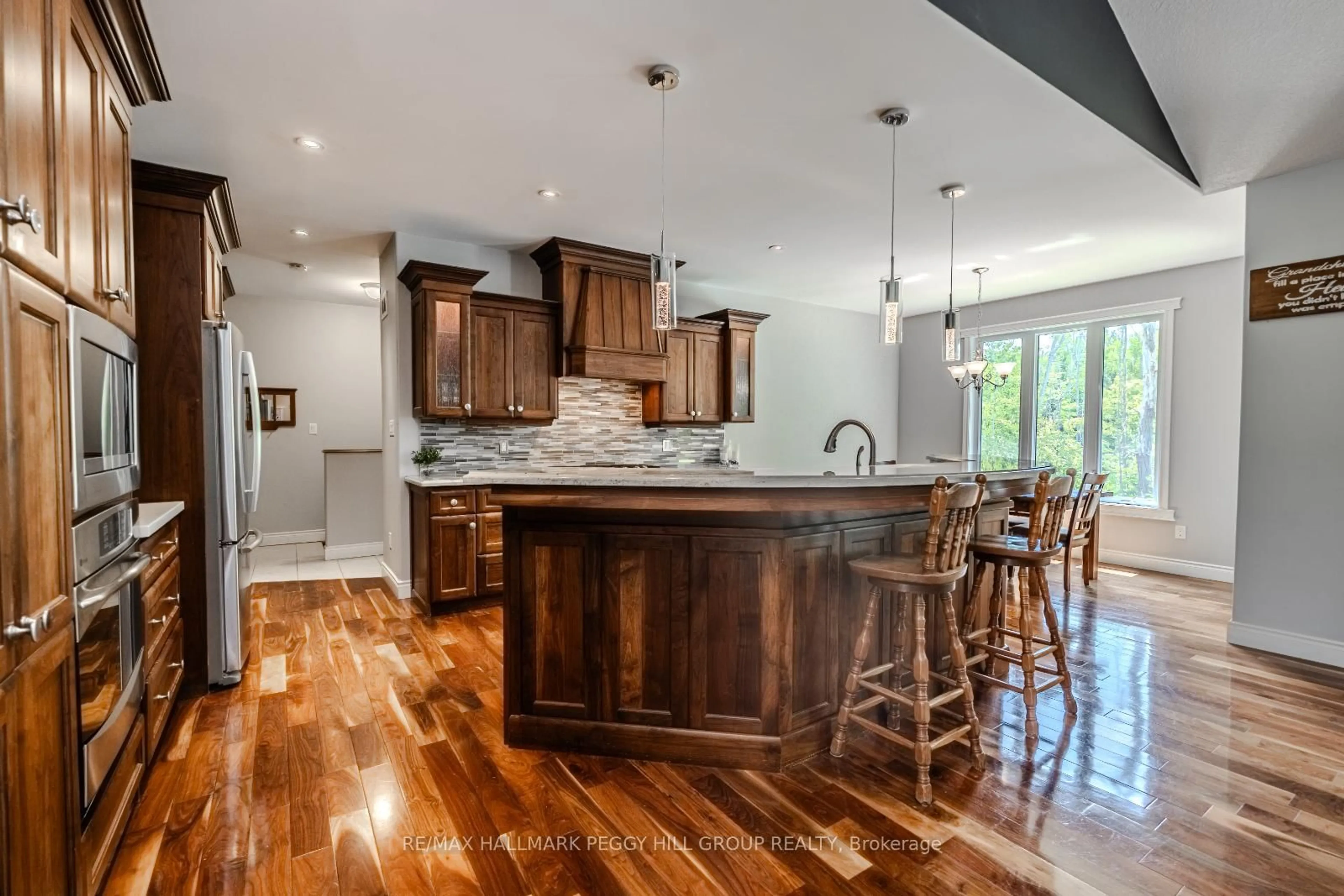 Open concept kitchen, unknown for 33 Springhome Rd, Oro-Medonte Ontario L0L 1T0