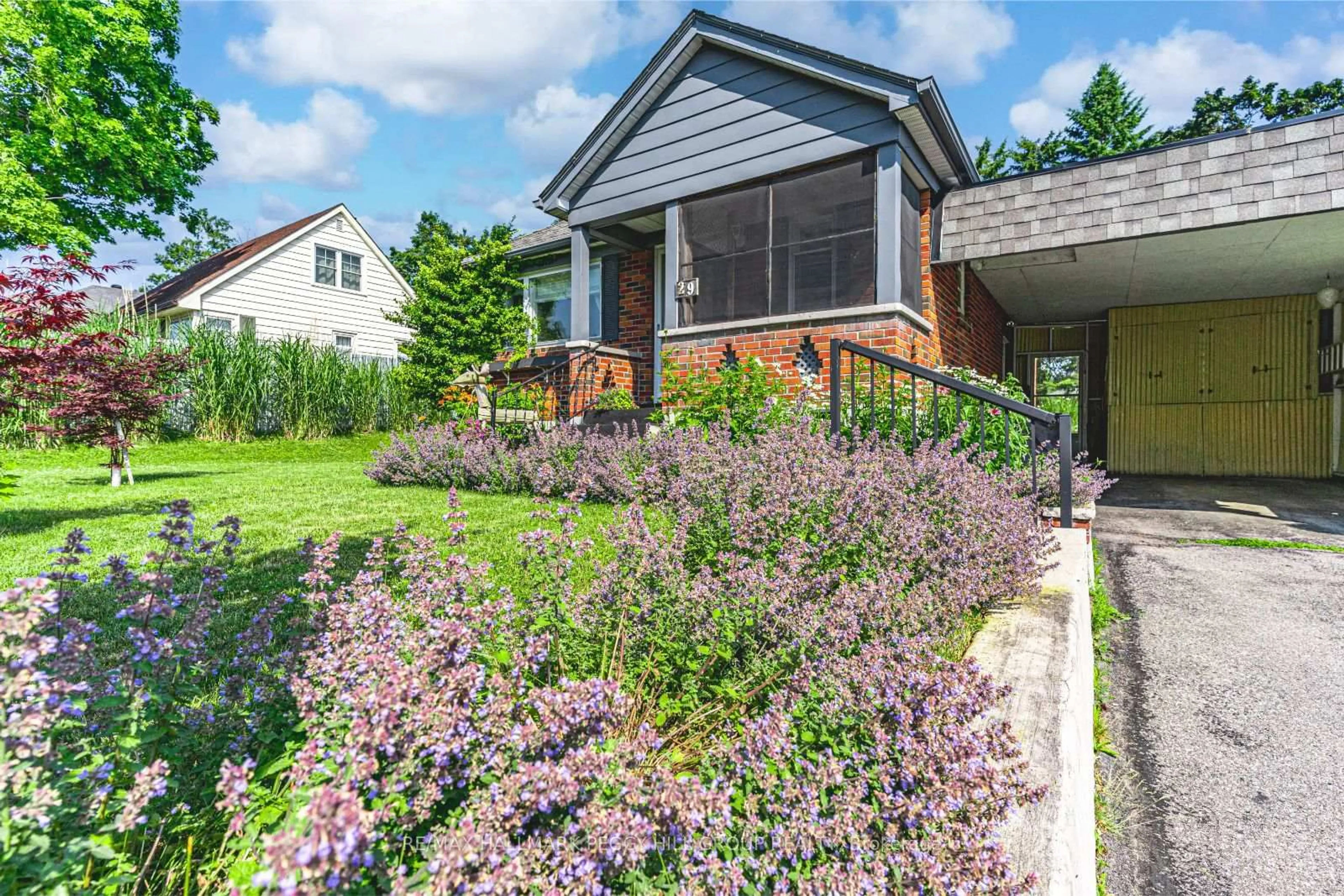 Unknown for 29 Argyle Ave, Orillia Ontario L3V 2V5