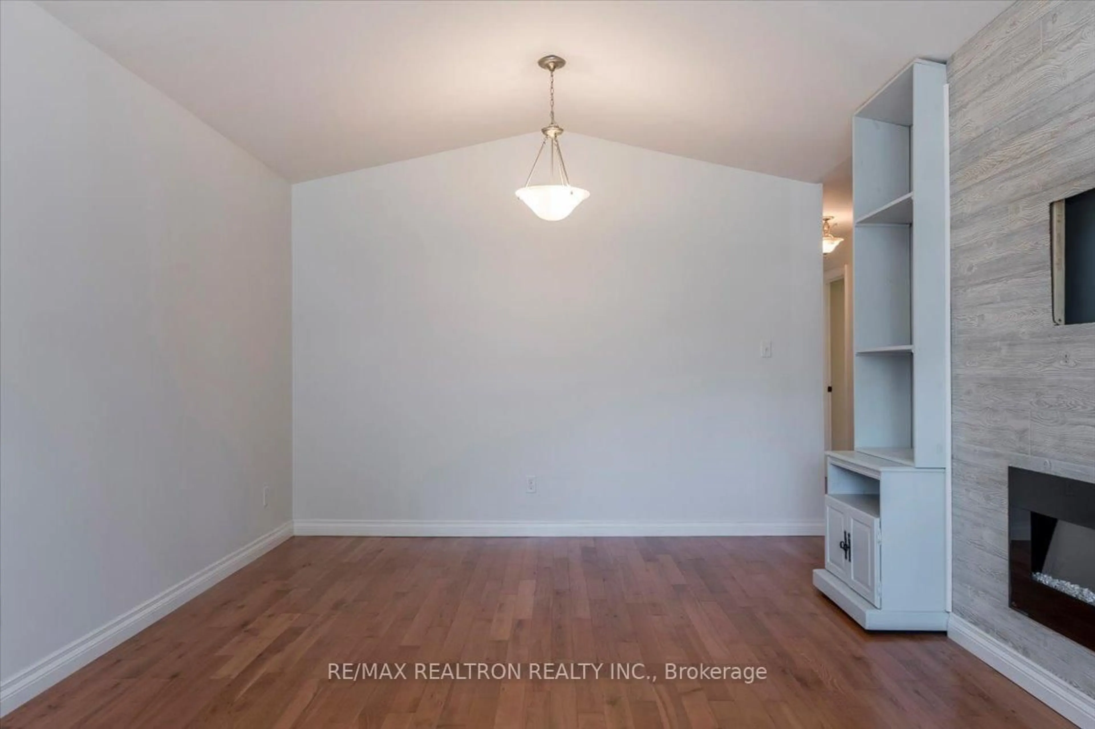 A pic of a room for 231 Oxford St #11, Orillia Ontario L3V 7S6