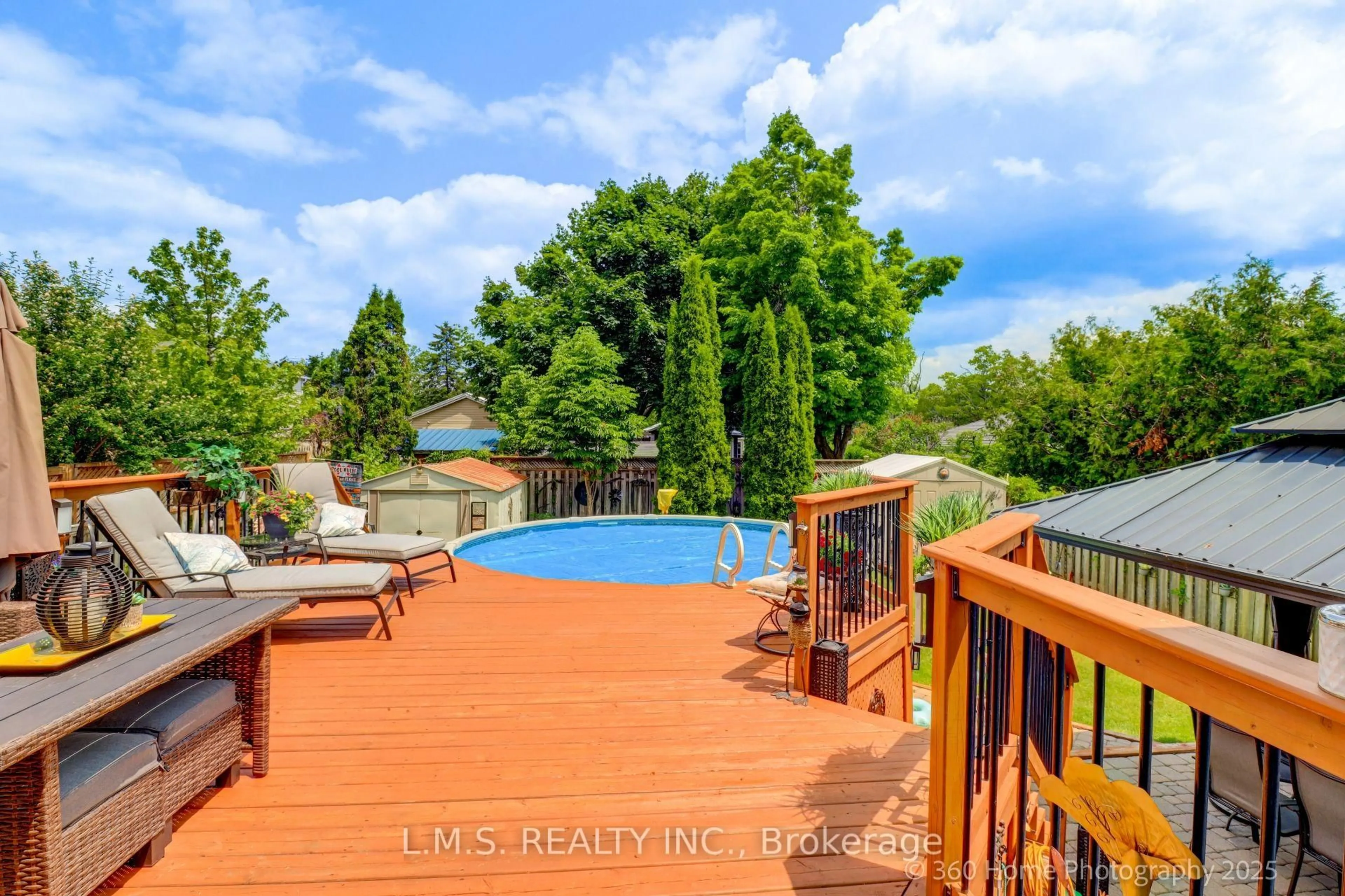 Unknown for 90 Shakespeare Cres, Barrie Ontario L4N 6B8