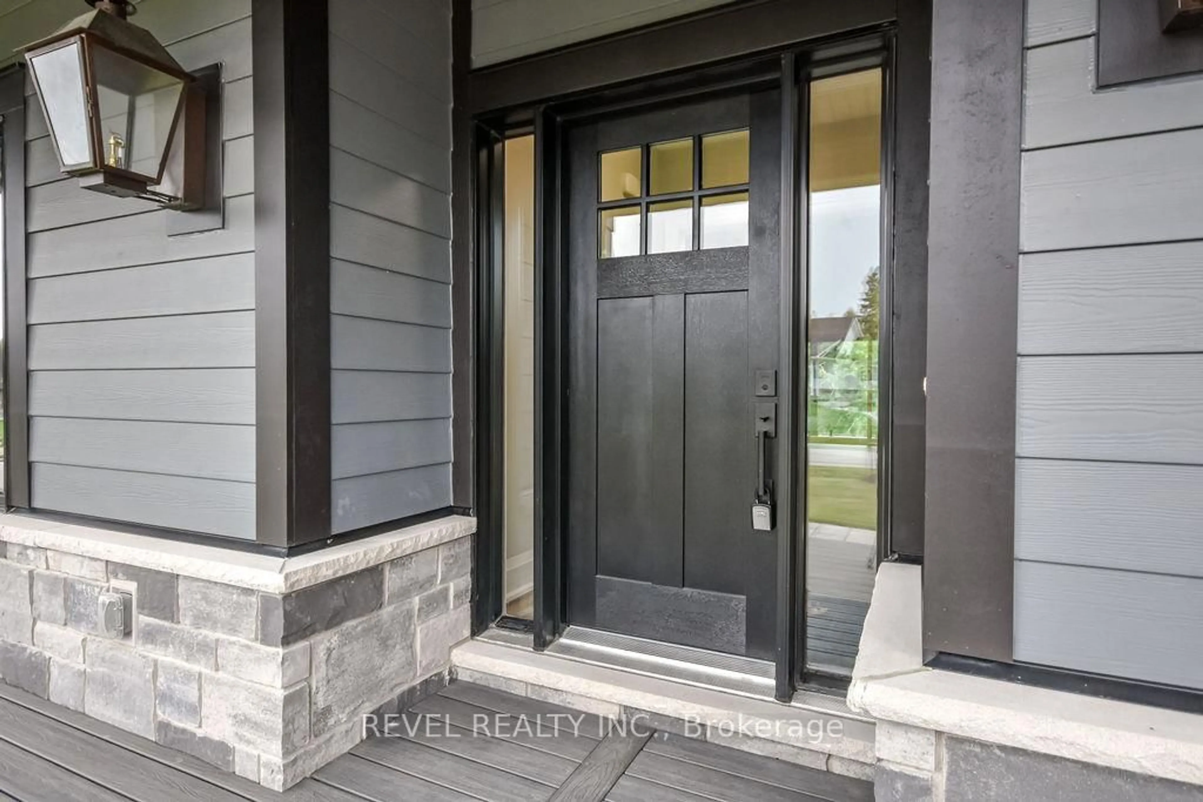 Indoor entryway for 4 Clydesdale Crt, Oro-Medonte Ontario L0K 1E0