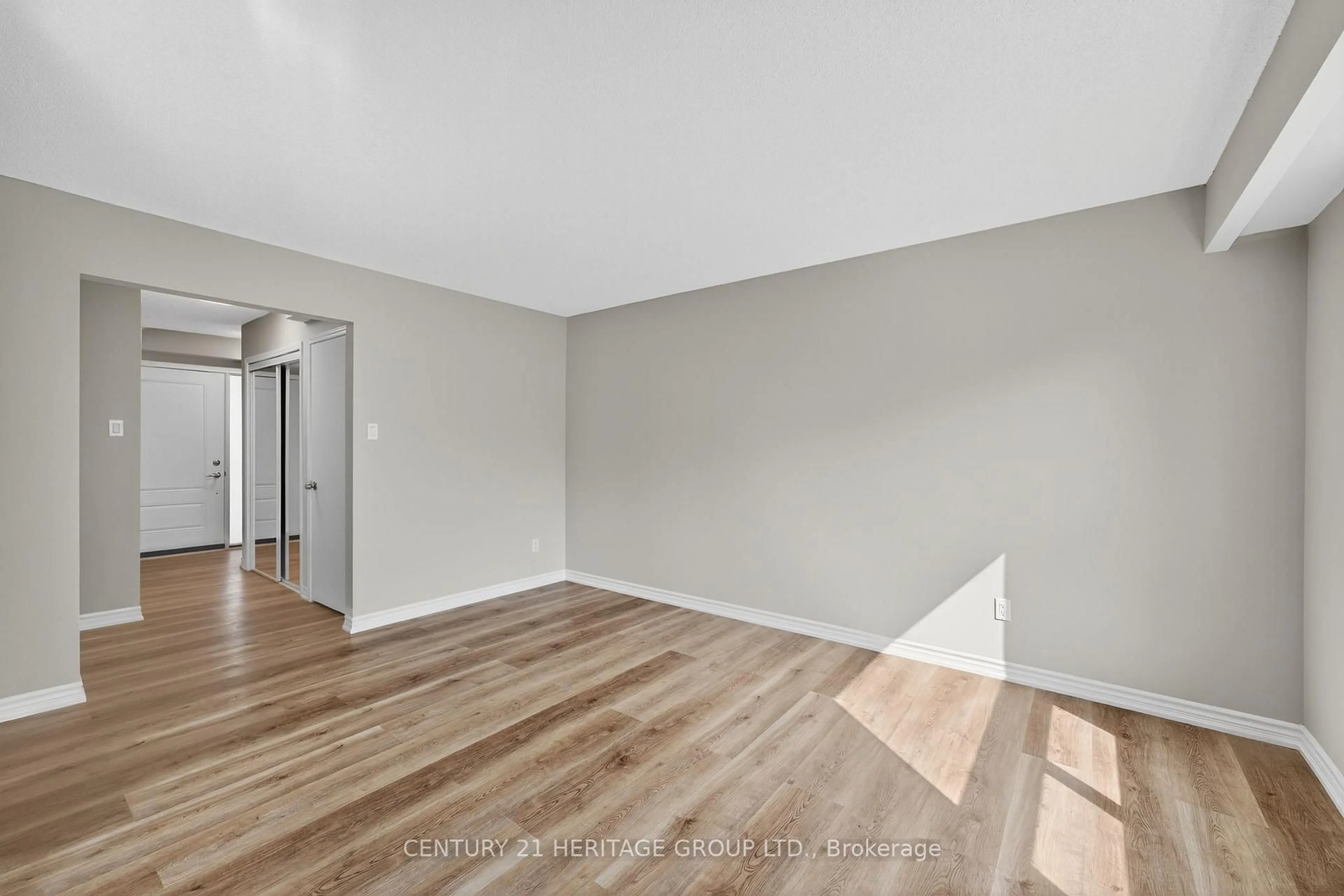 A pic of a room for 90 Burns Circ, Barrie Ontario L4N 5J8