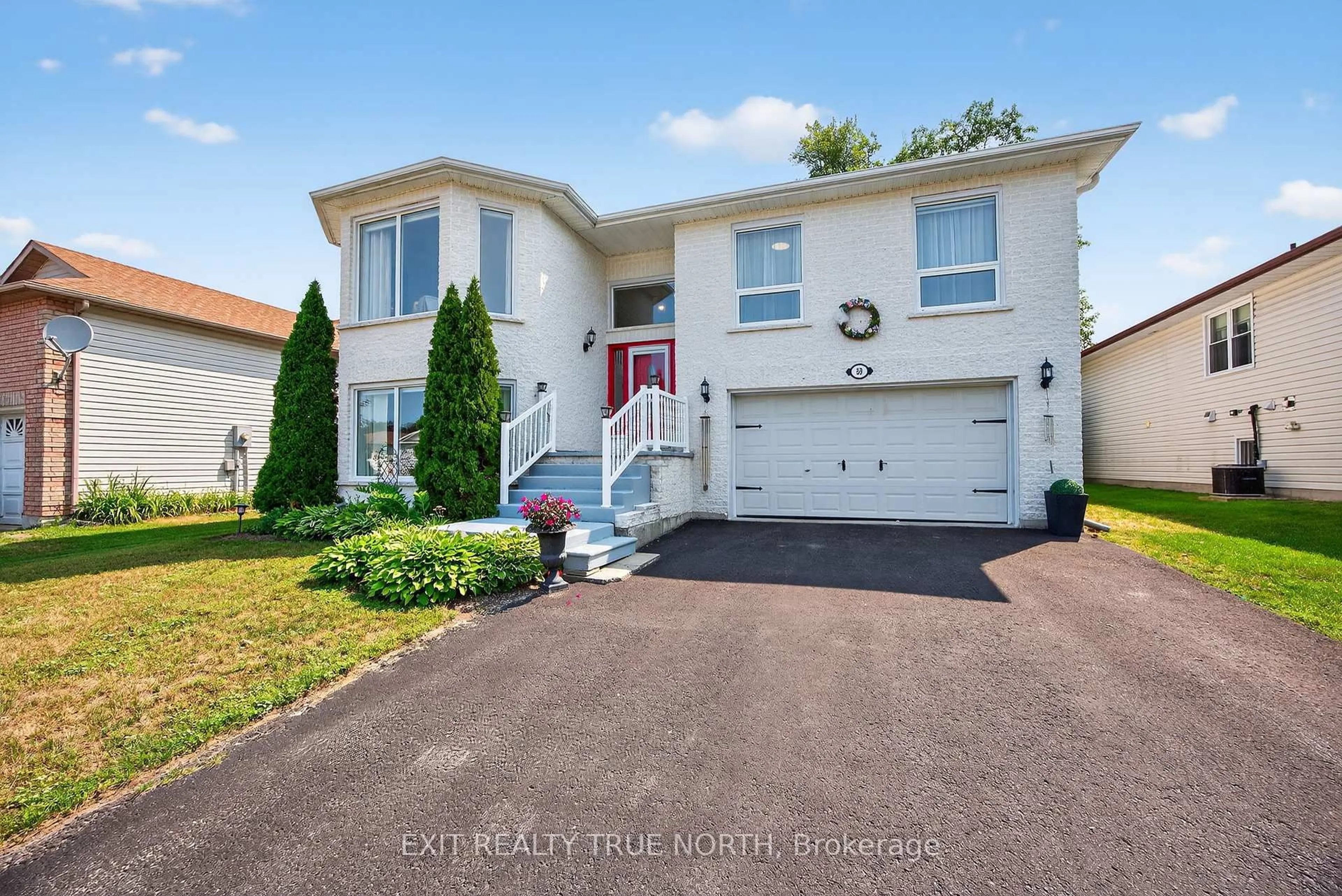 Home with vinyl exterior material, street for 59 Riverdale Dr, Wasaga Beach Ontario L9Z 1G1