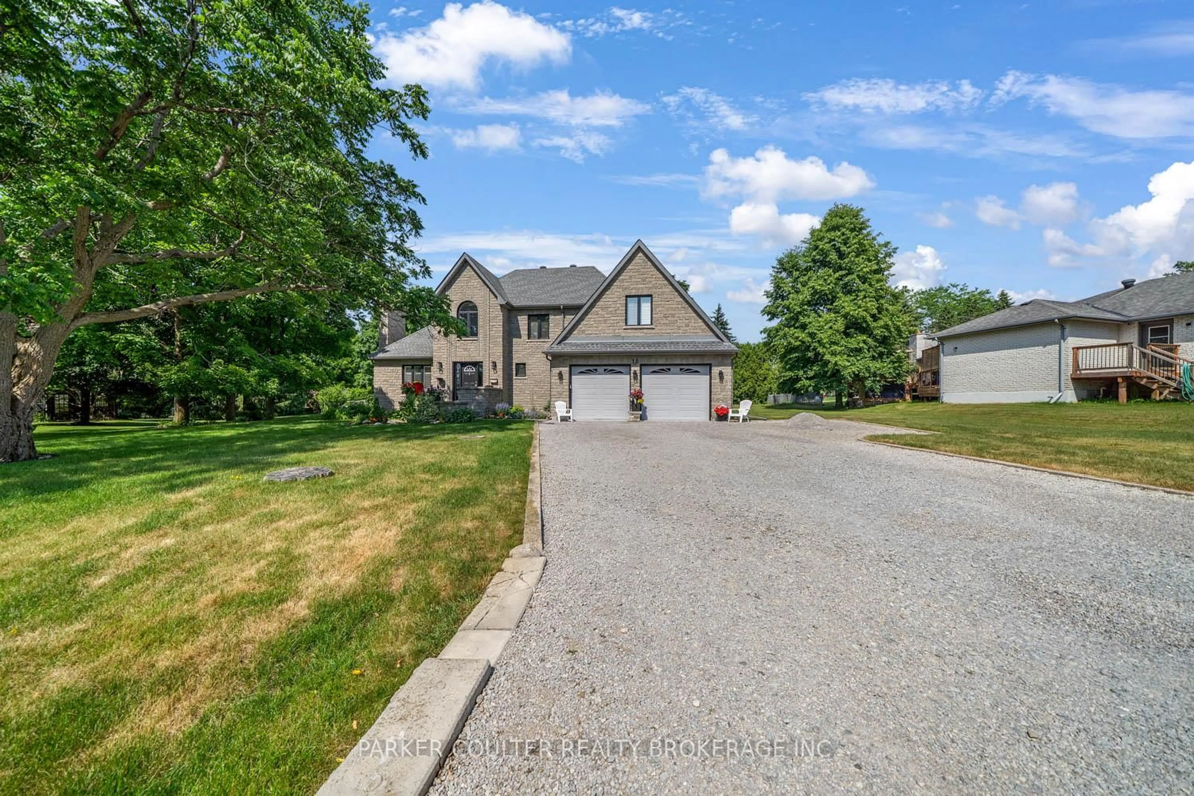 A pic from outside/outdoor area/front of a property/back of a property/a pic from drone, street for 10 Duffy's Crt, Springwater Ontario L0L 1Y3