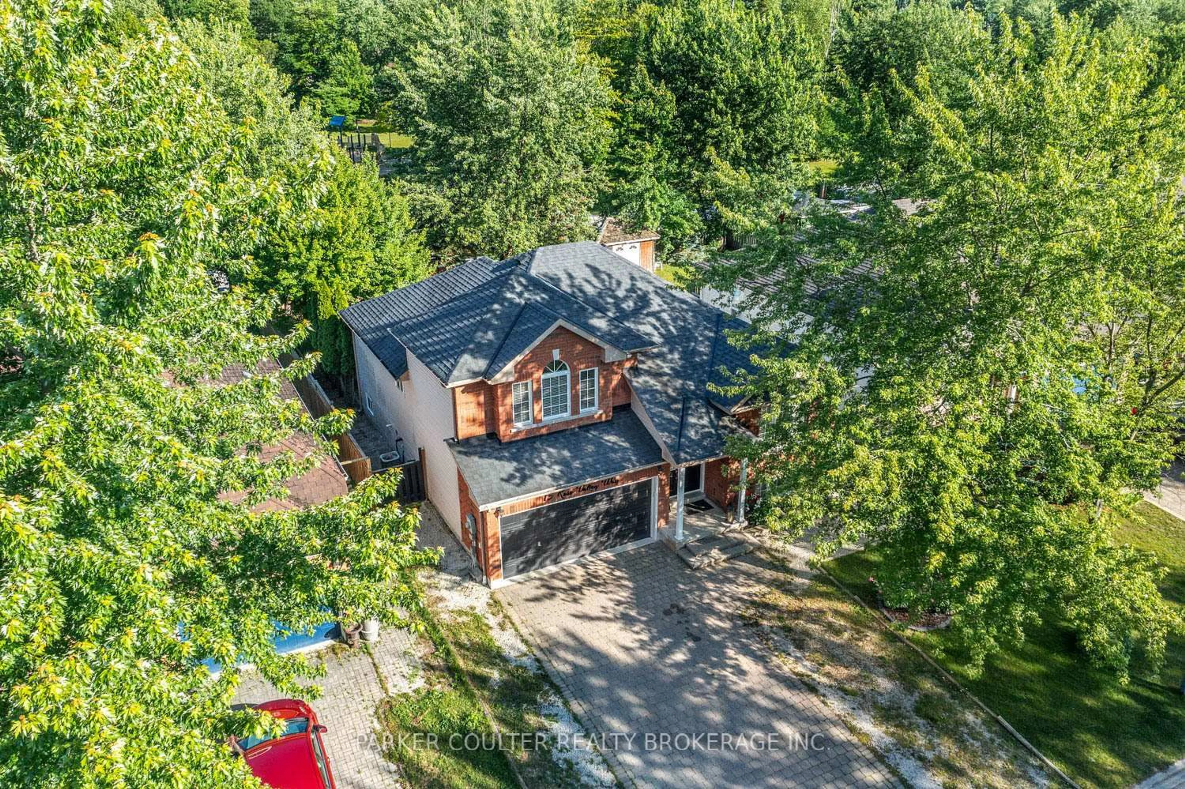 A pic from outside/outdoor area/front of a property/back of a property/a pic from drone, unknown for 15 Rose Valley Way, Wasaga Beach Ontario L9Z 3C5