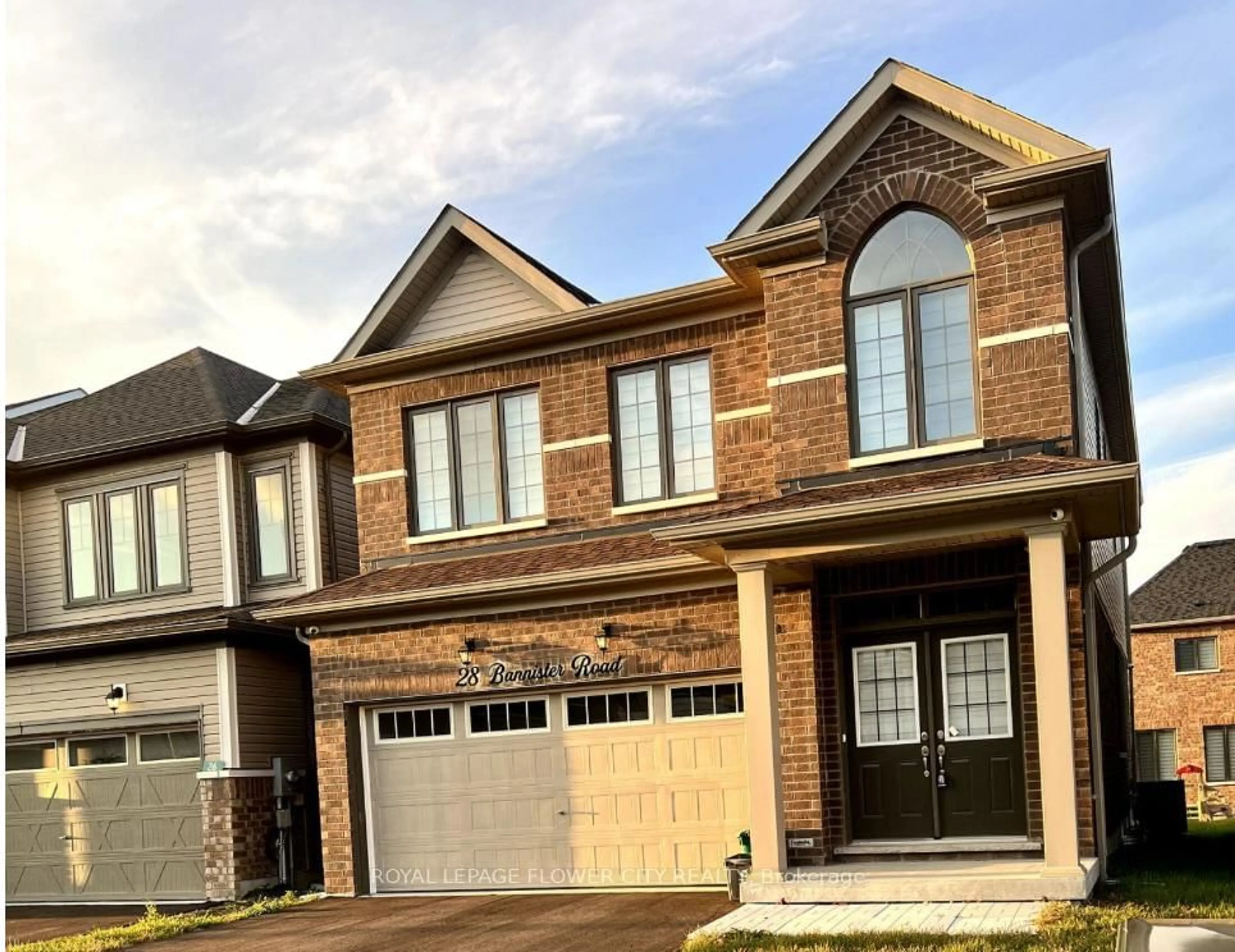 Home with brick exterior material, street for 28 Bannister Rd, Barrie Ontario L9S 2Z8