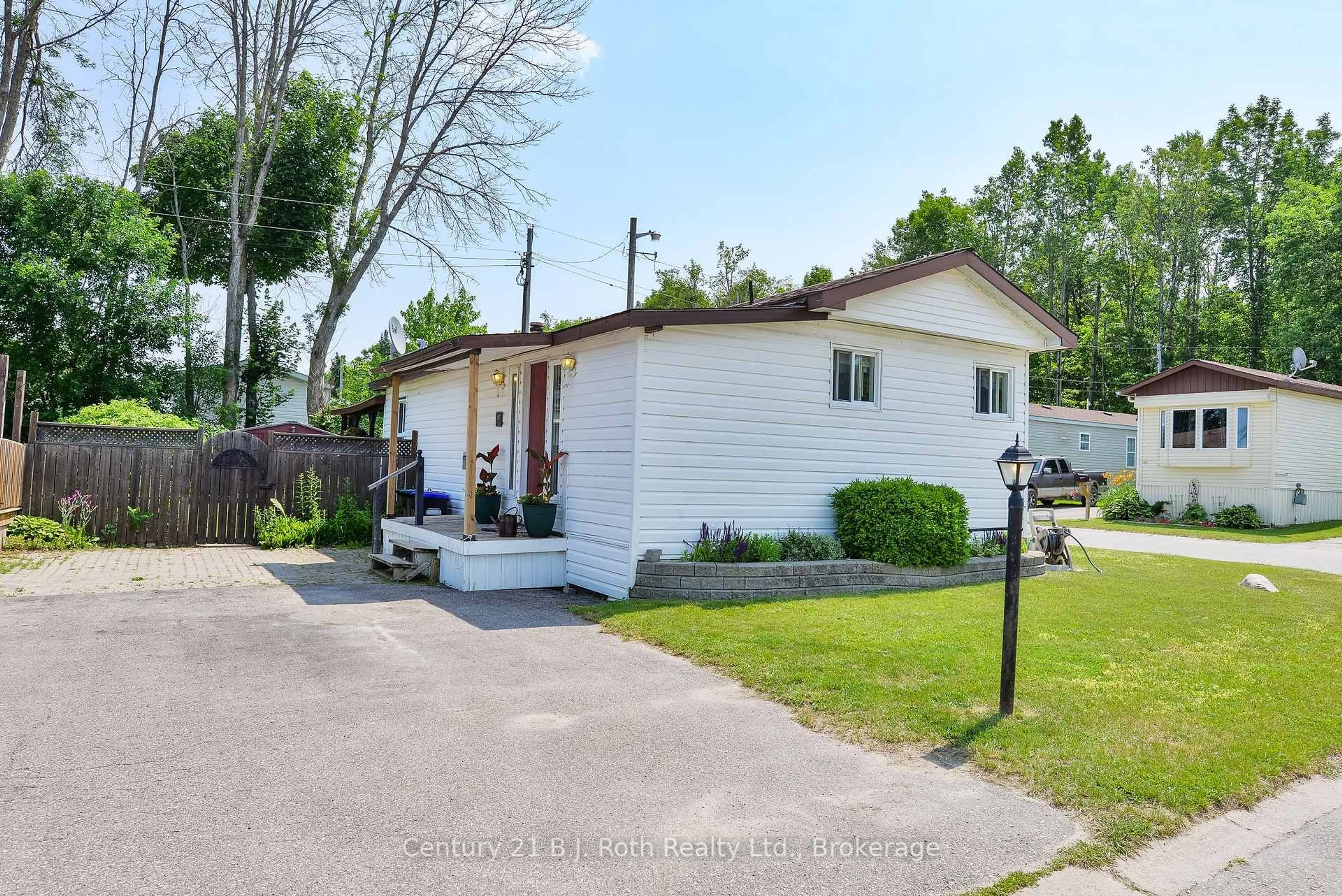 Unknown for 4129 Elaine St, Severn Ontario L3V 0V1