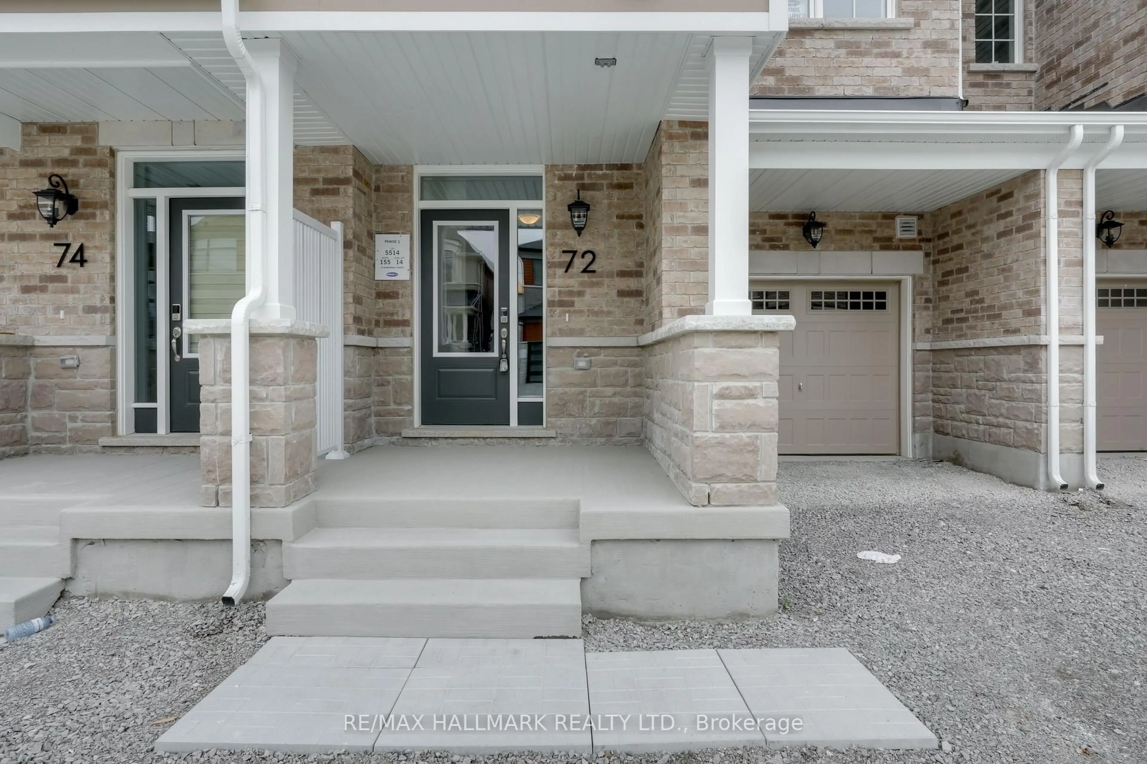 Indoor entryway for 72 Ennerdale St, Barrie Ontario L9J 0G5