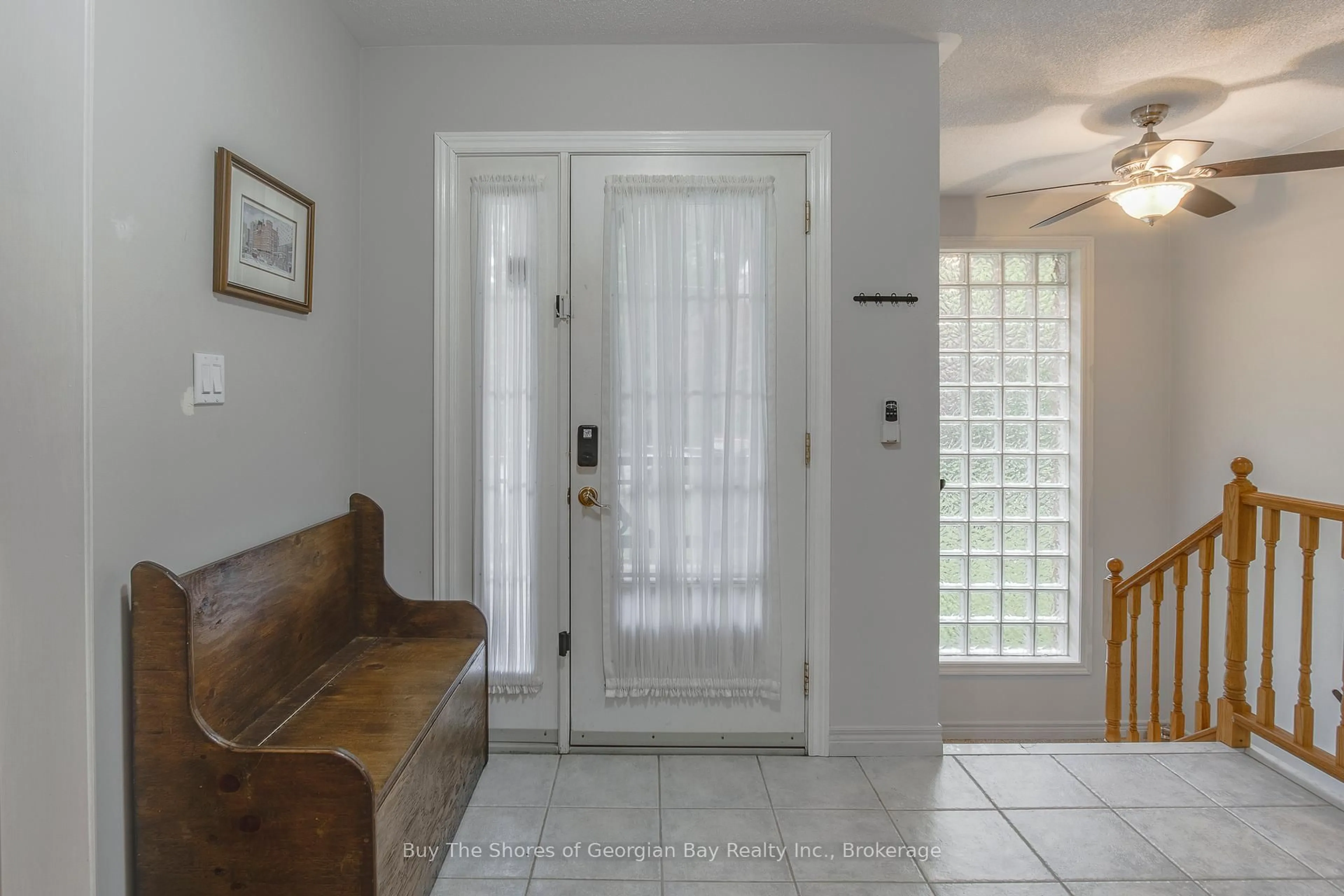Indoor entryway for 34 Pineshore Cres, Tiny Ontario L0L 2T0